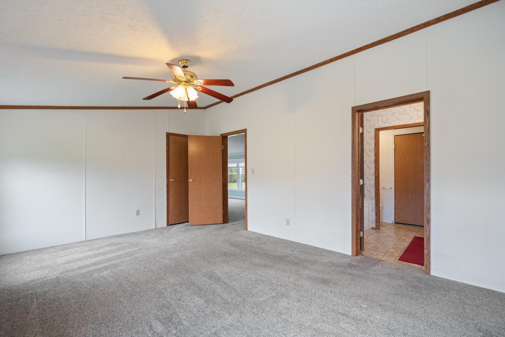 Photo 20 of 511 Midlake Drive