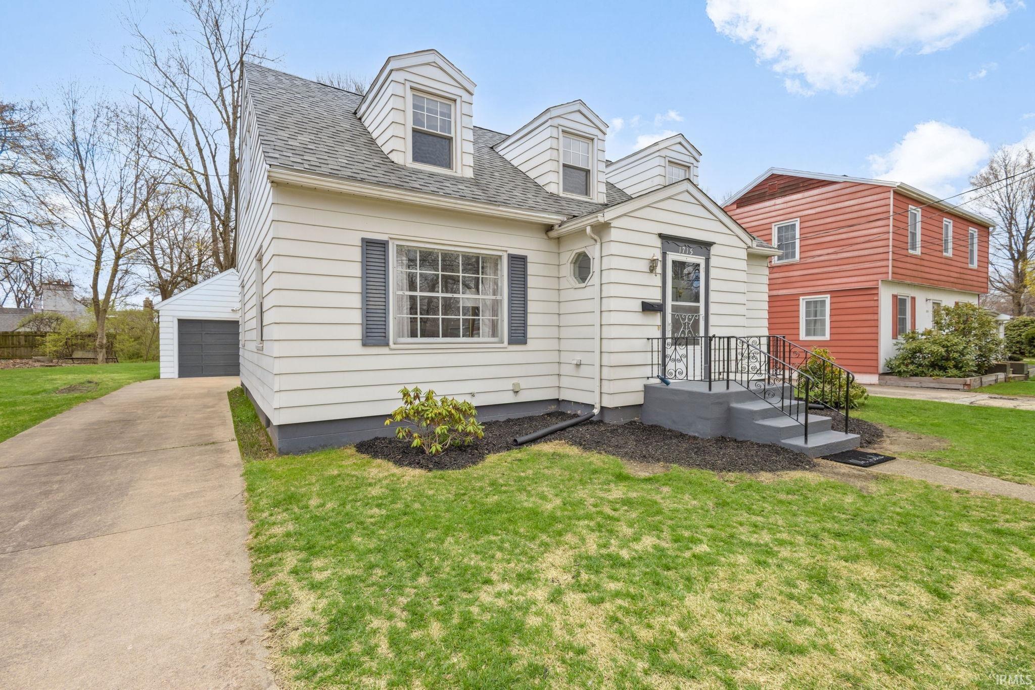 Photo 19 of 1715 E Beardsley Avenue