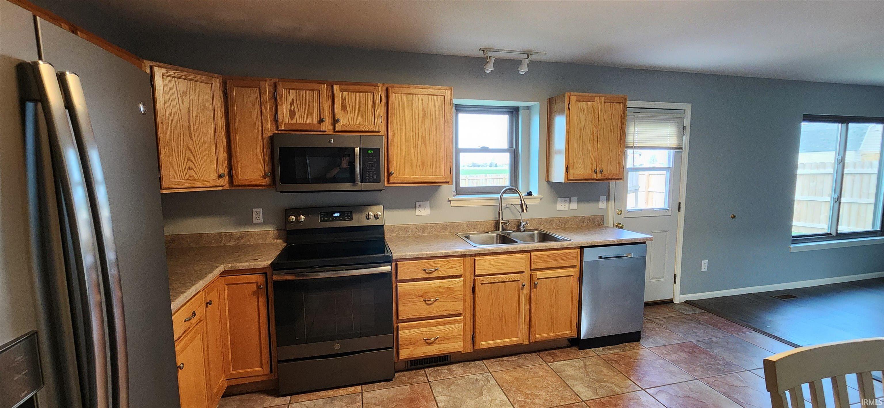 Photo 8 of 4502 Castle Rock Drive