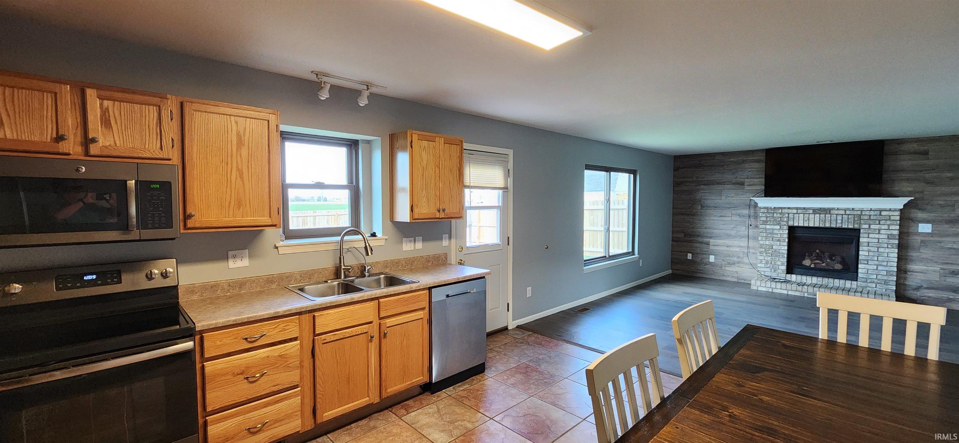 Photo 9 of 4502 Castle Rock Drive