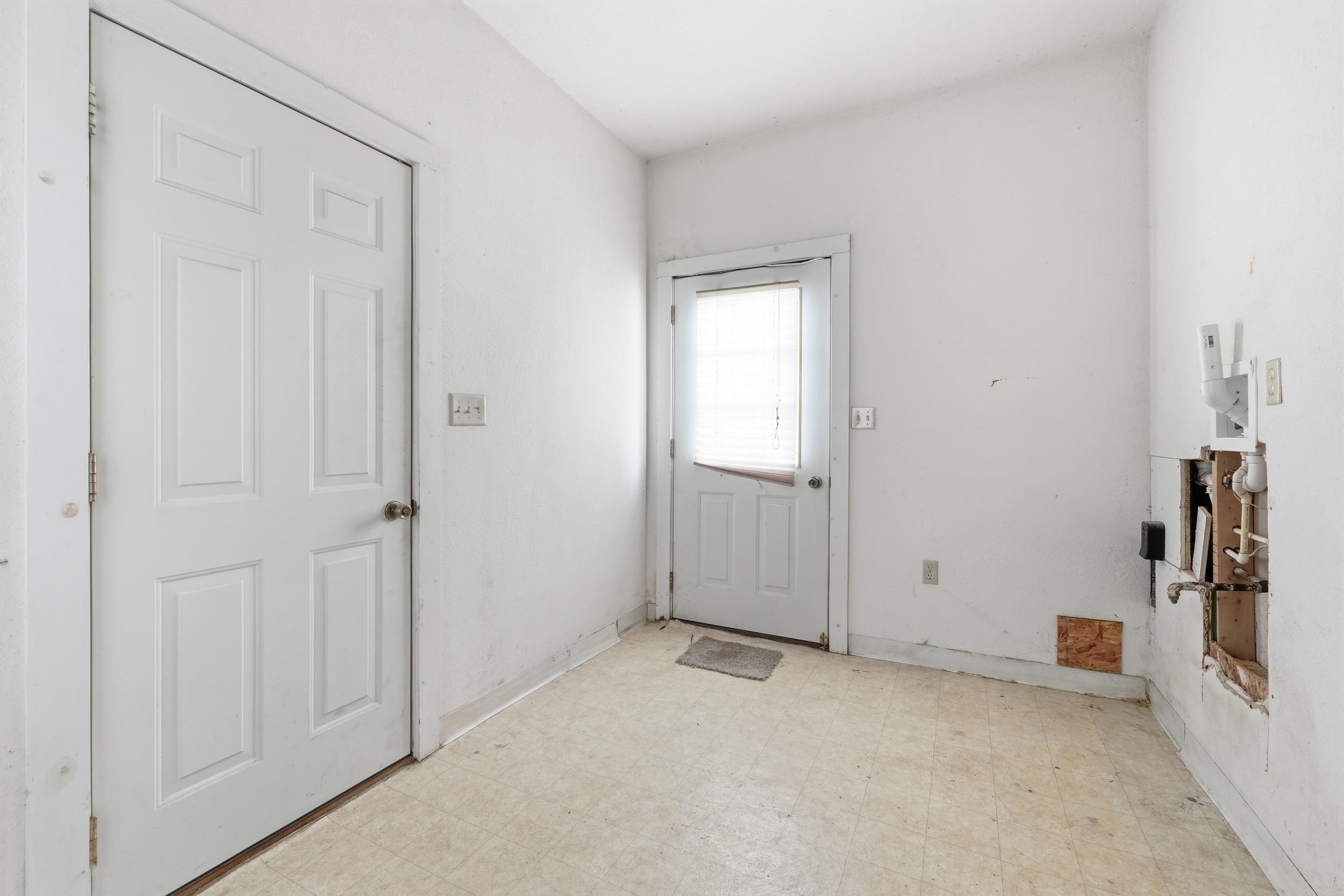 Photo 16 of 601 S Martha Street