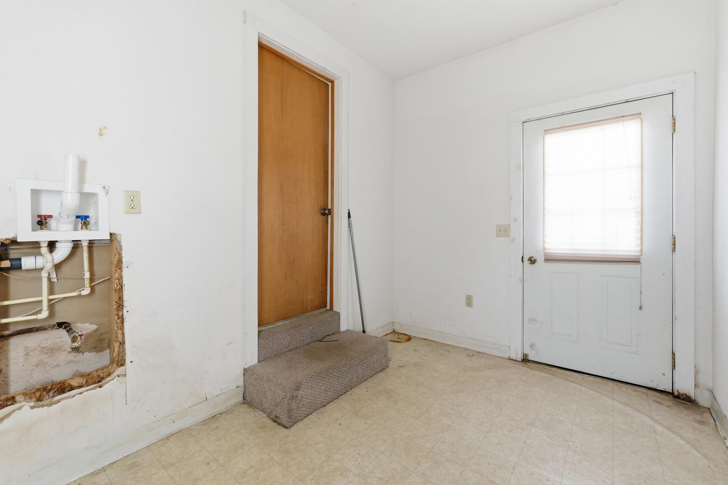 Photo 17 of 601 S Martha Street