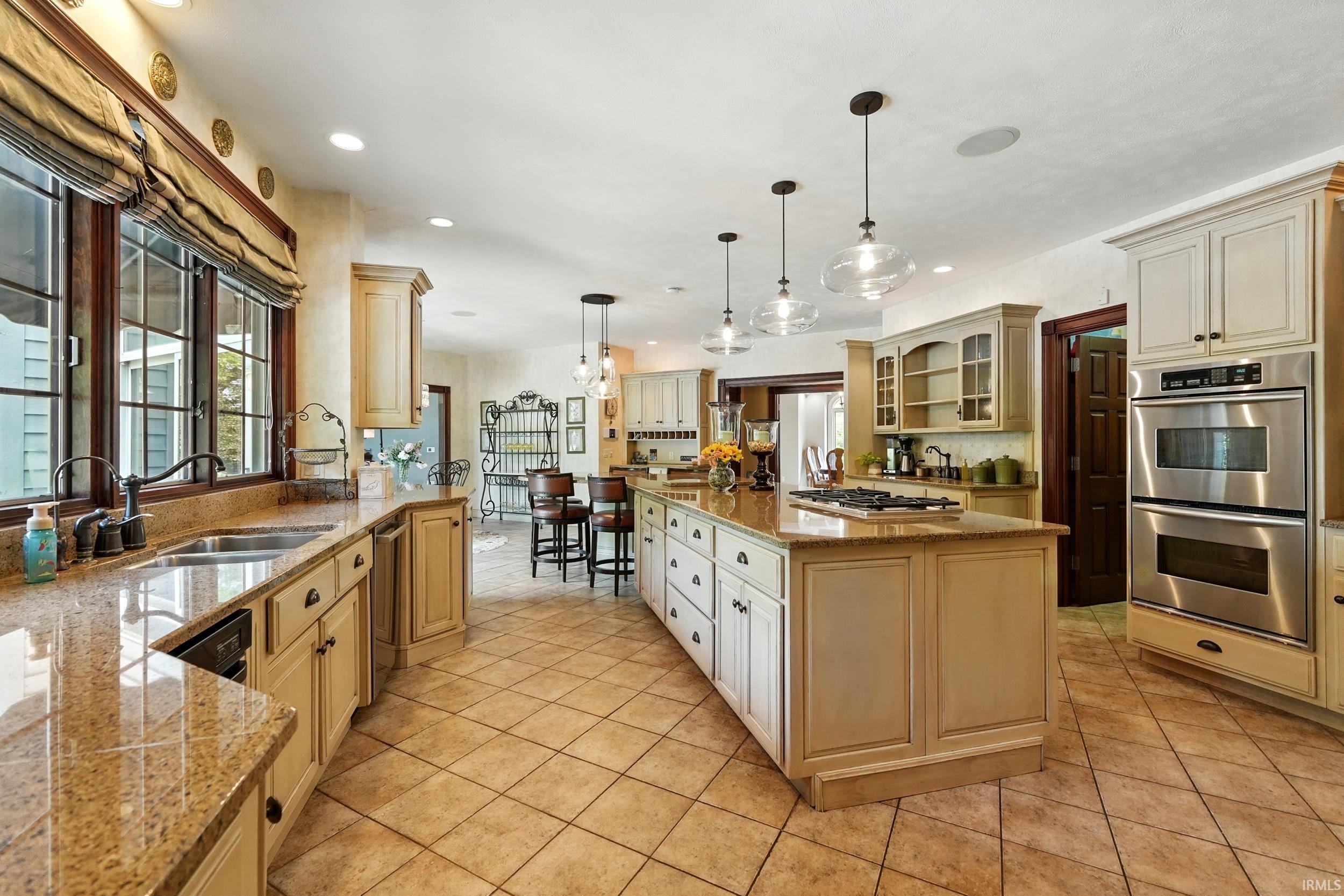 Photo 8 of 2341 S Paxton Drive