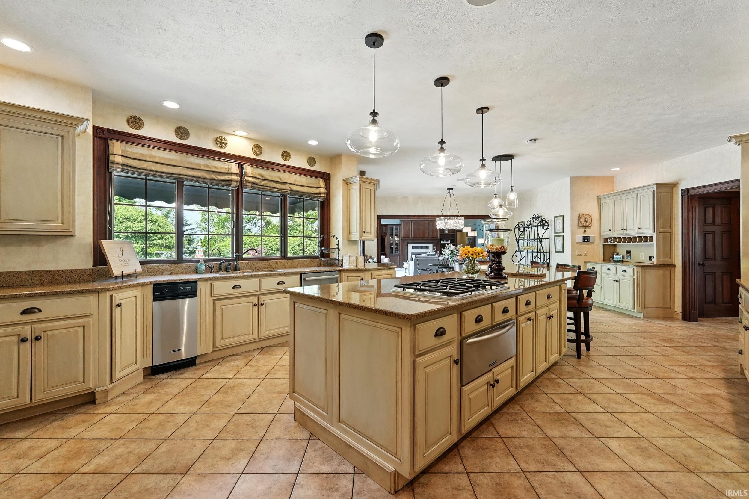 Photo 9 of 2341 S Paxton Drive