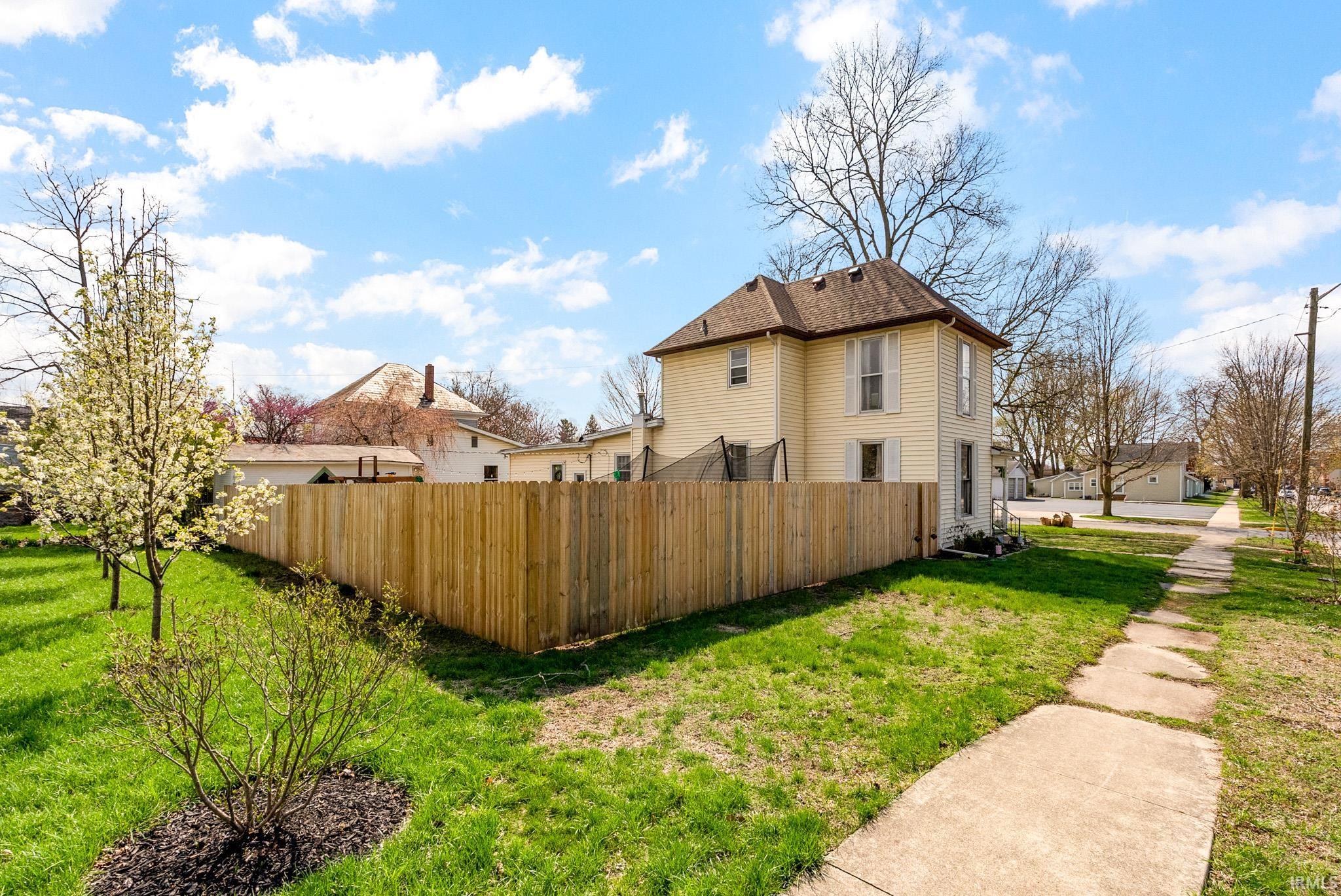 View of yard featuring a residential view