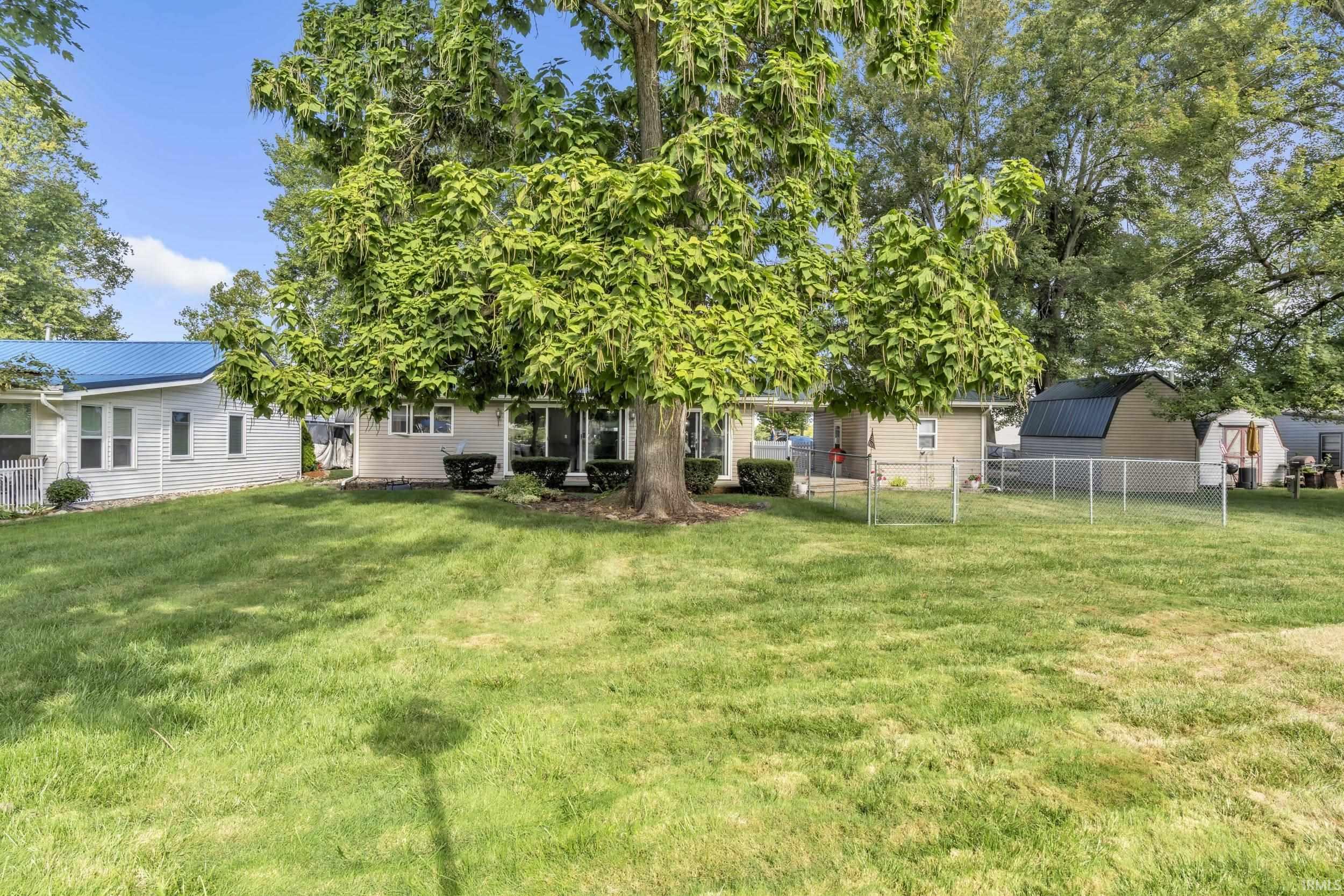 Photo 4 of 11930 E 690 S