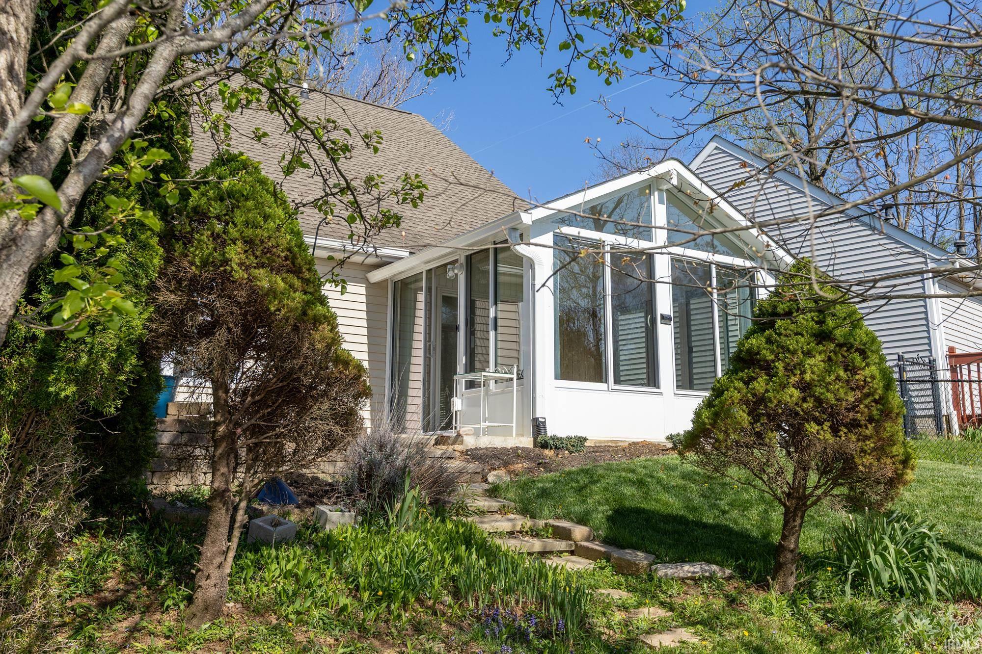 3rd image of 408 E Wylie Farm Rd, Bloomington, IN 47401 | MLS# 202612619