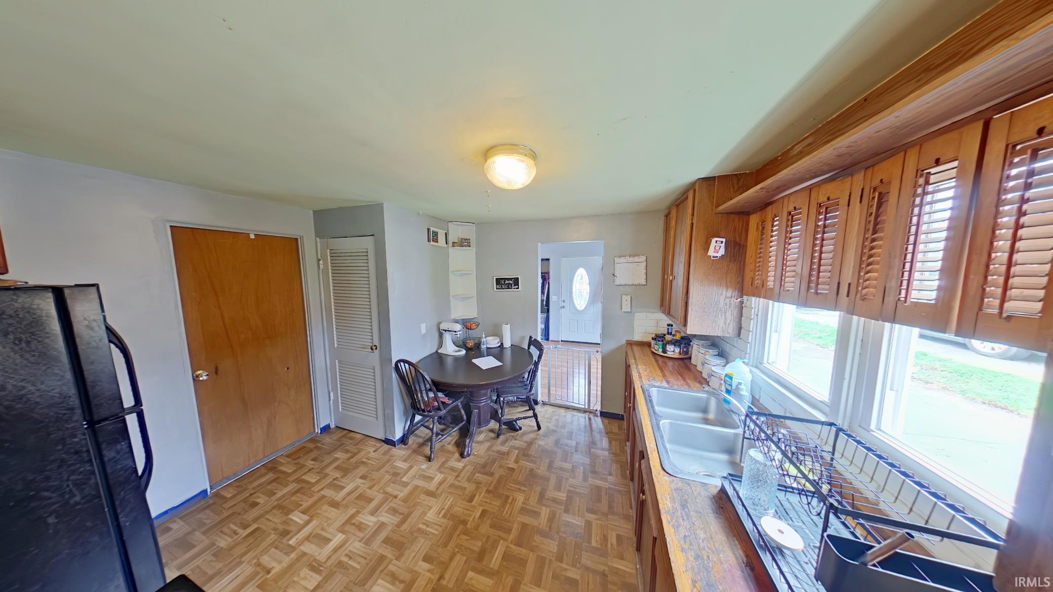 Photo 4 of 56200 46Th Street