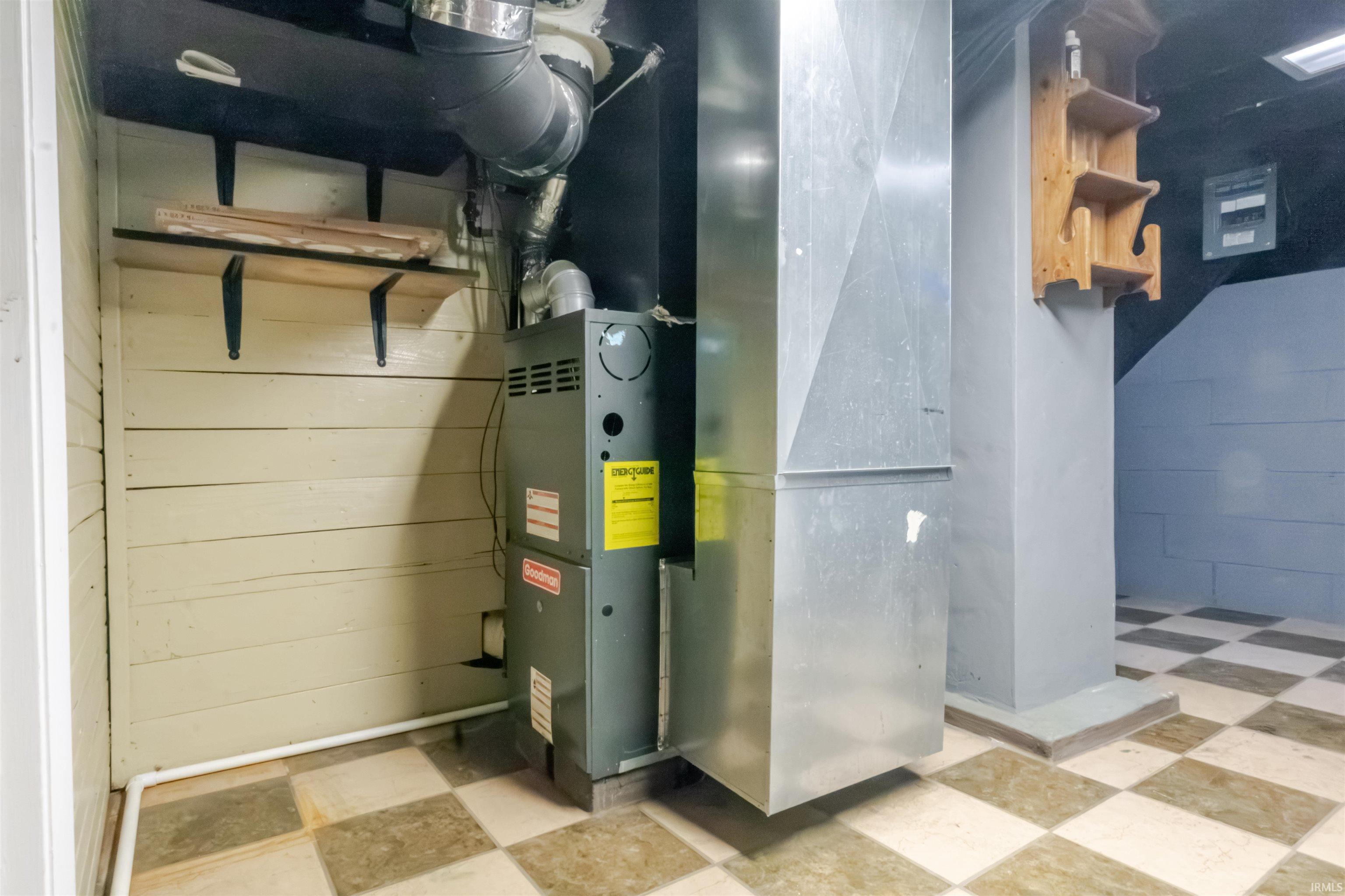 Utility room with heating unit