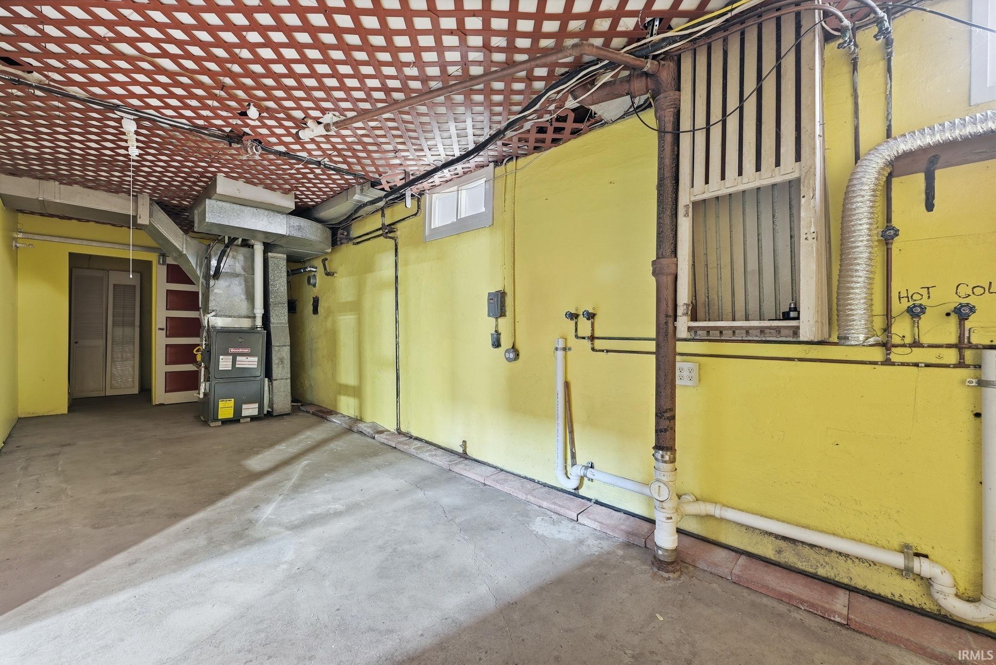 Garage with heating unit