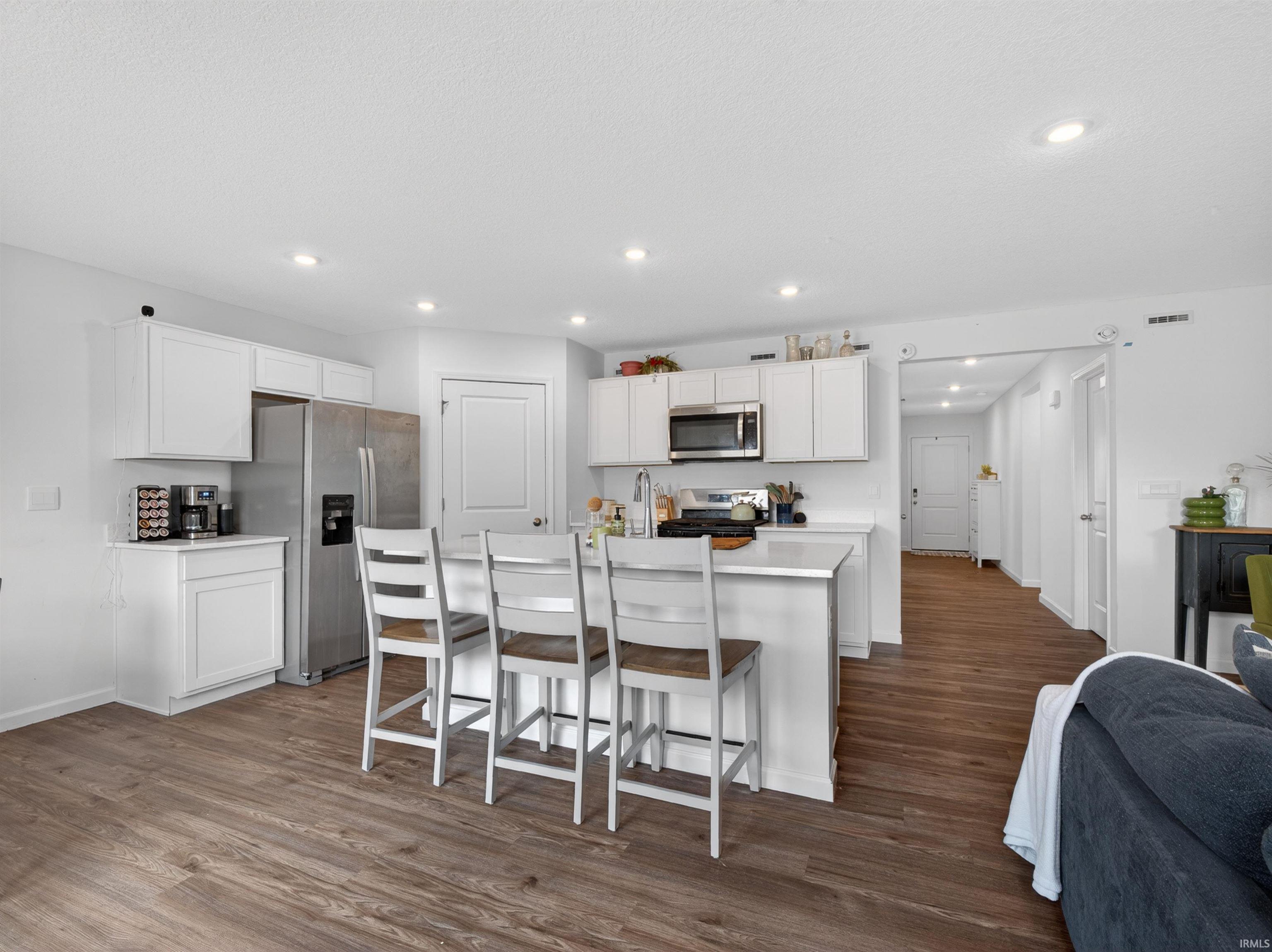 Photo 7 of 1200 Greenbrier Boulevard