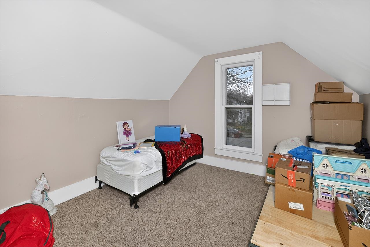 Photo 13 of 709 Emerson Street