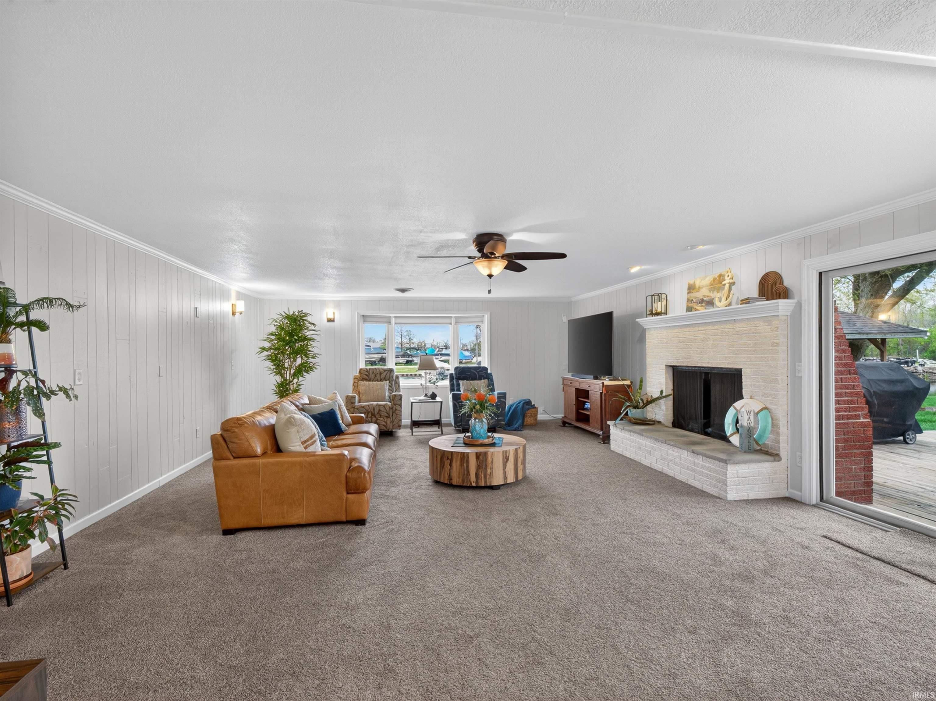 Photo 11 of 714 S Harkless Drive
