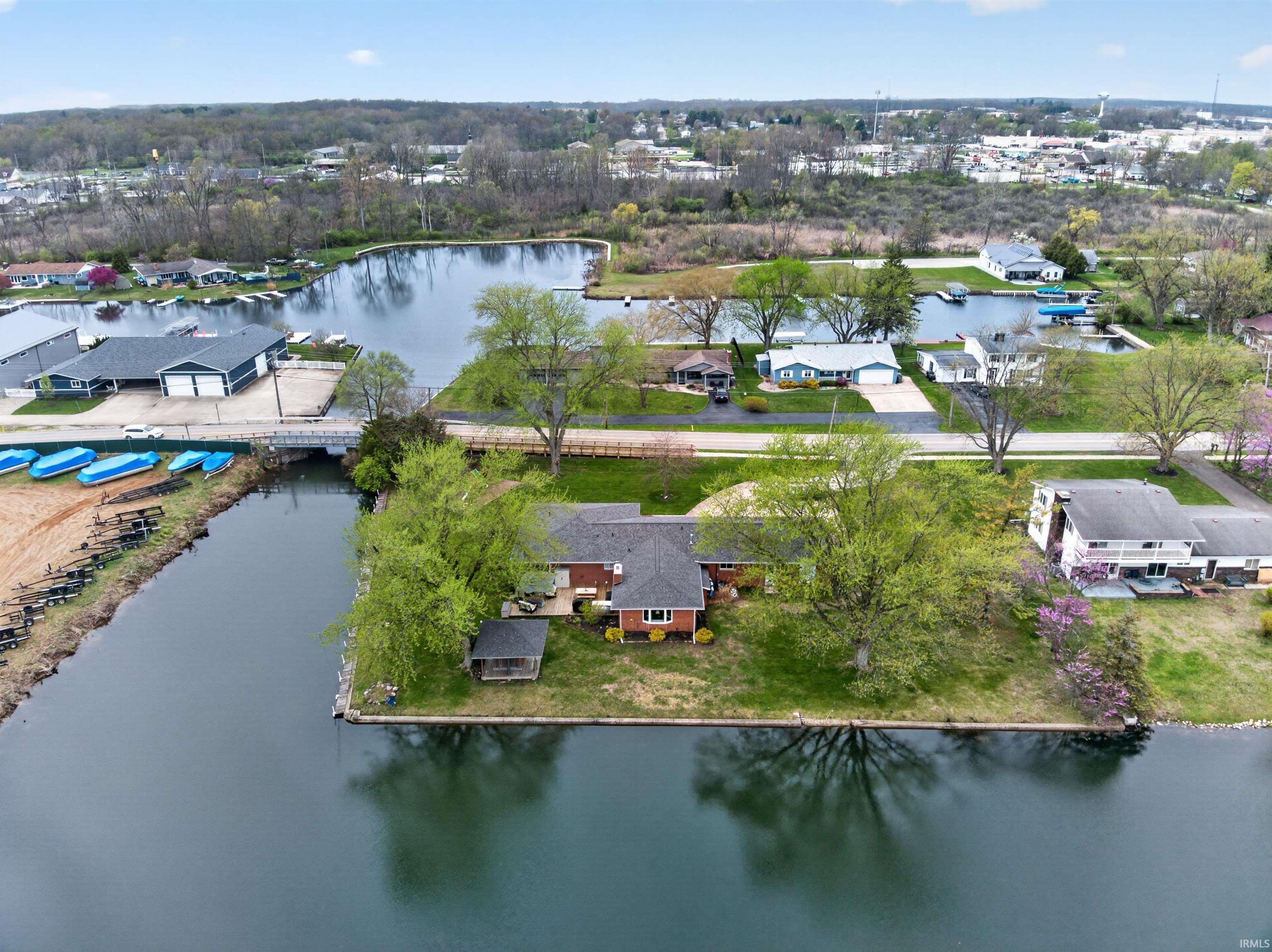 Photo 4 of 714 S Harkless Drive
