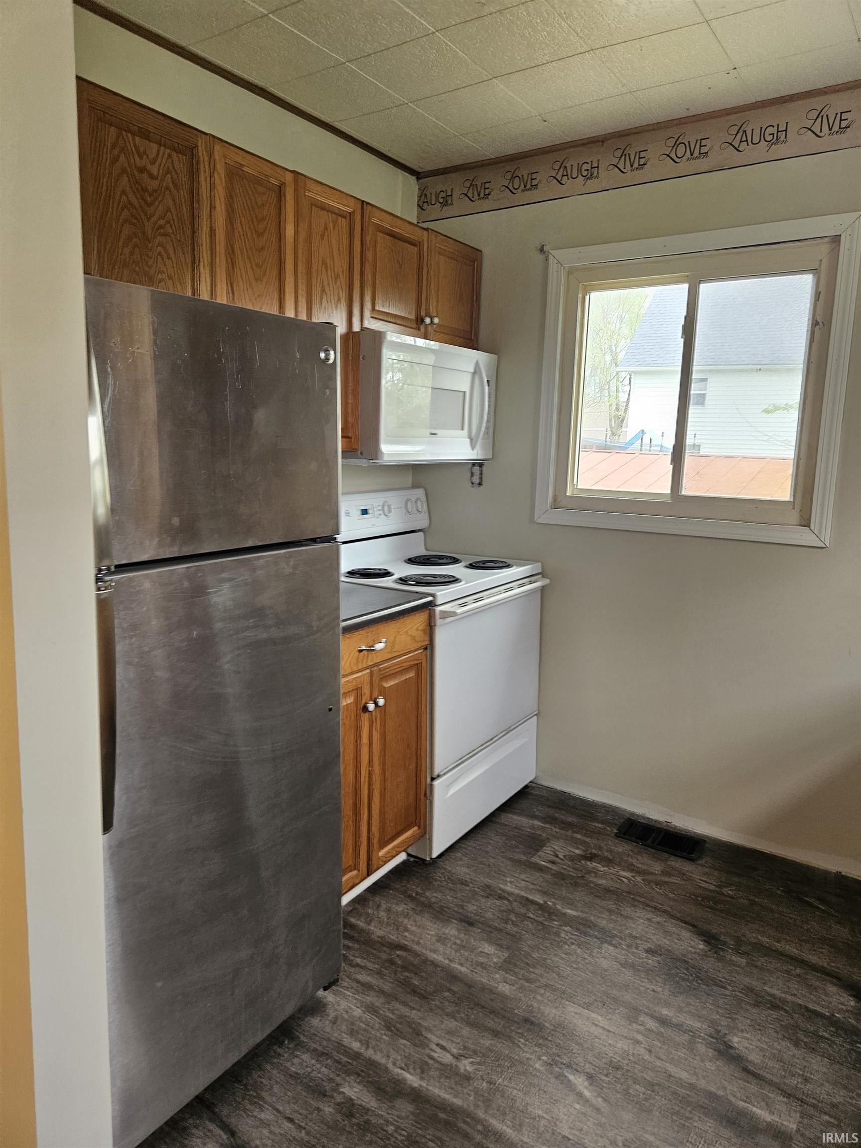 Photo 5 of 705 Egber Street