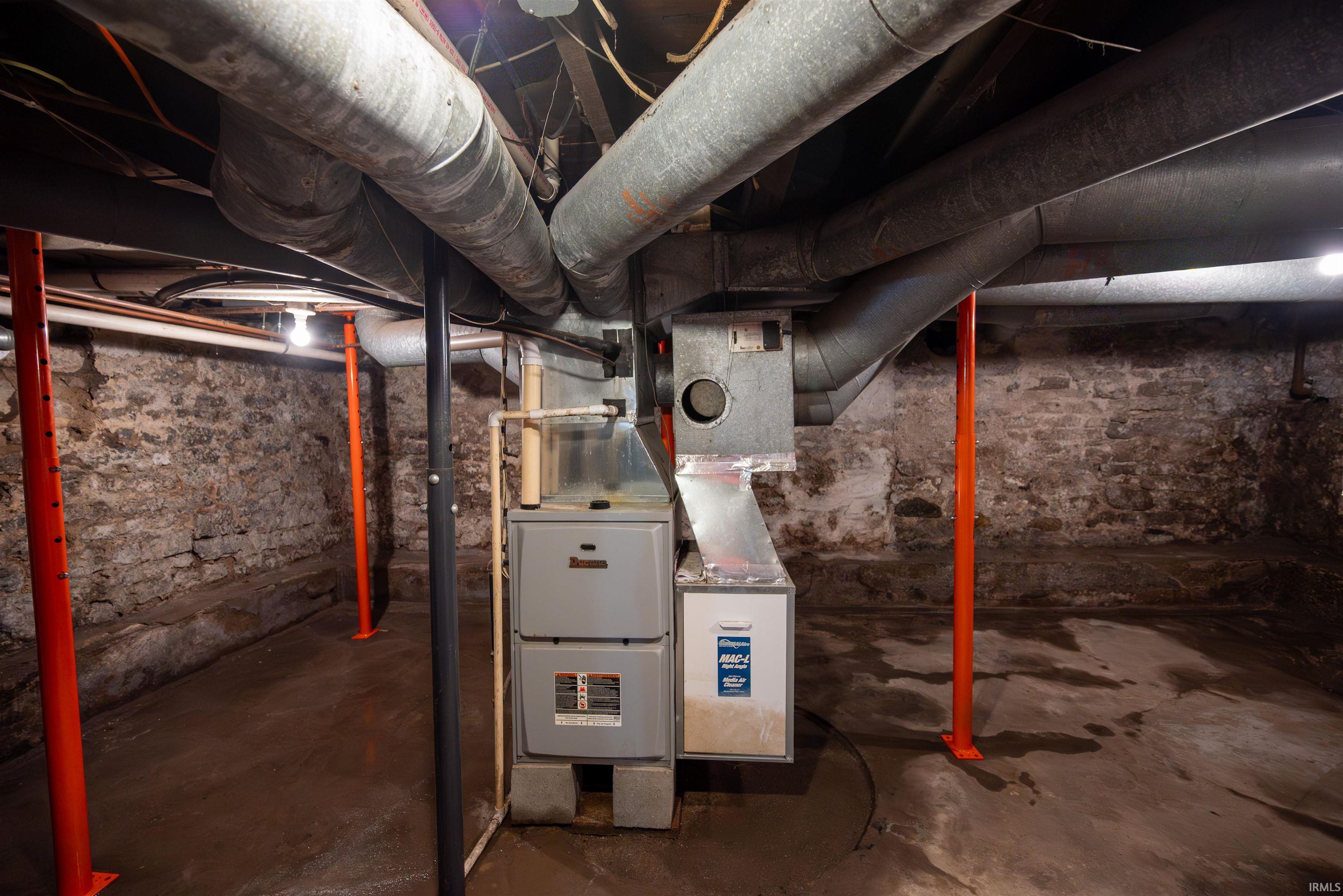 Utilities with heating unit
