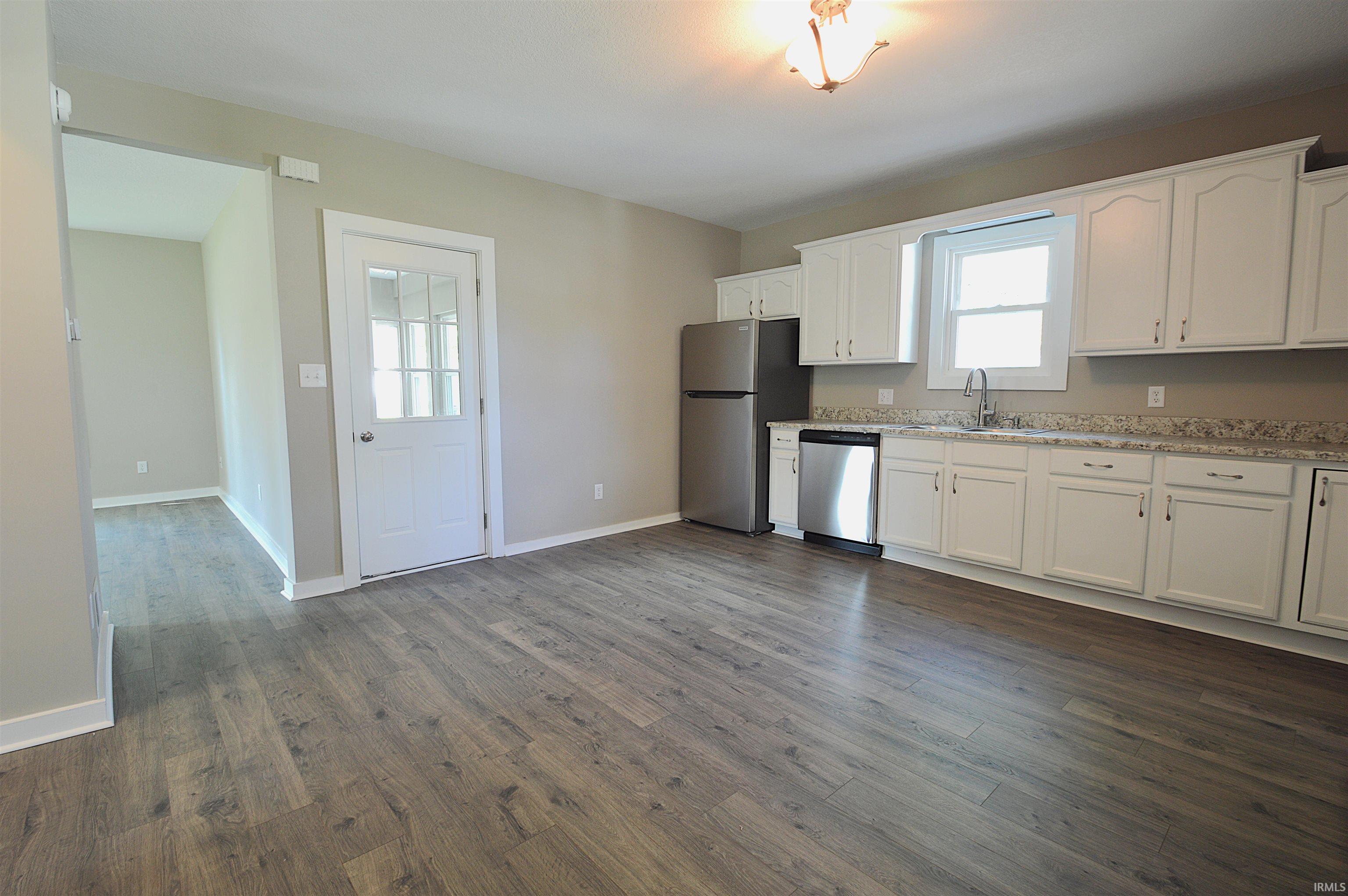 Photo 2 of 903 Winchester Street