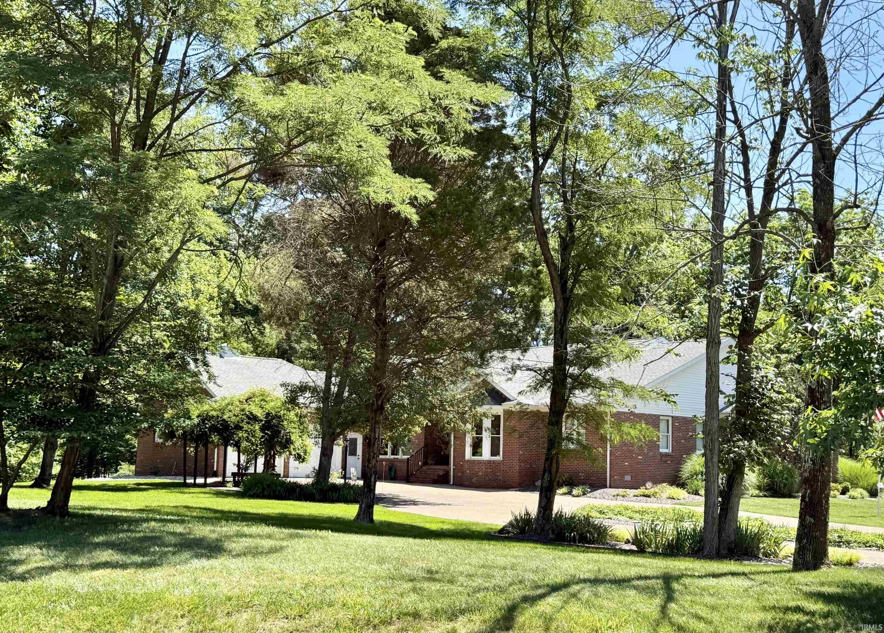 1166 Twin Lakes Ct