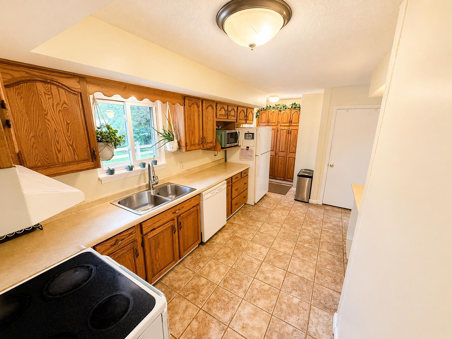 Photo 10 of 5616 Dartmouth Drive