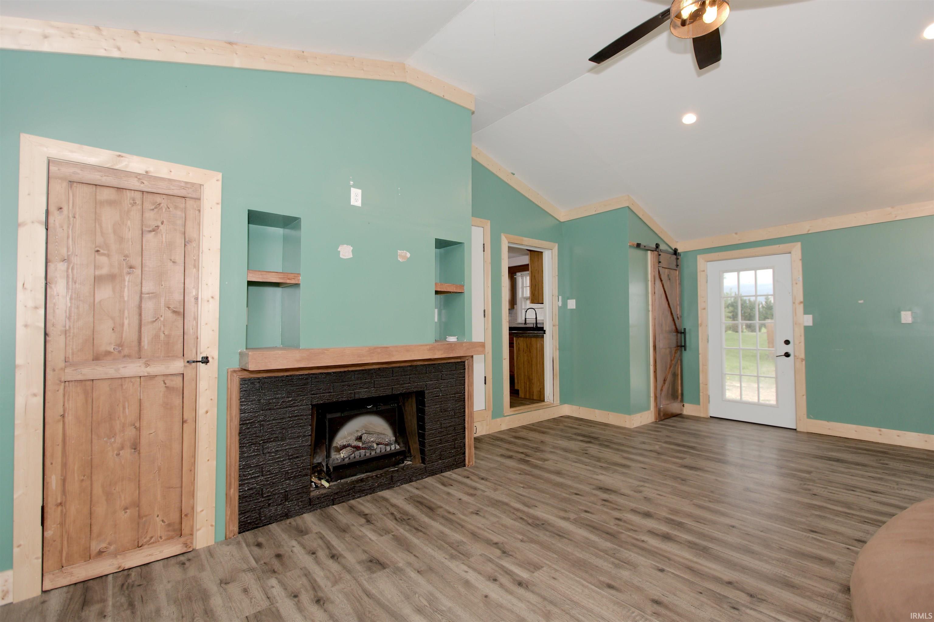 Photo 5 of 515 E Riverside Road