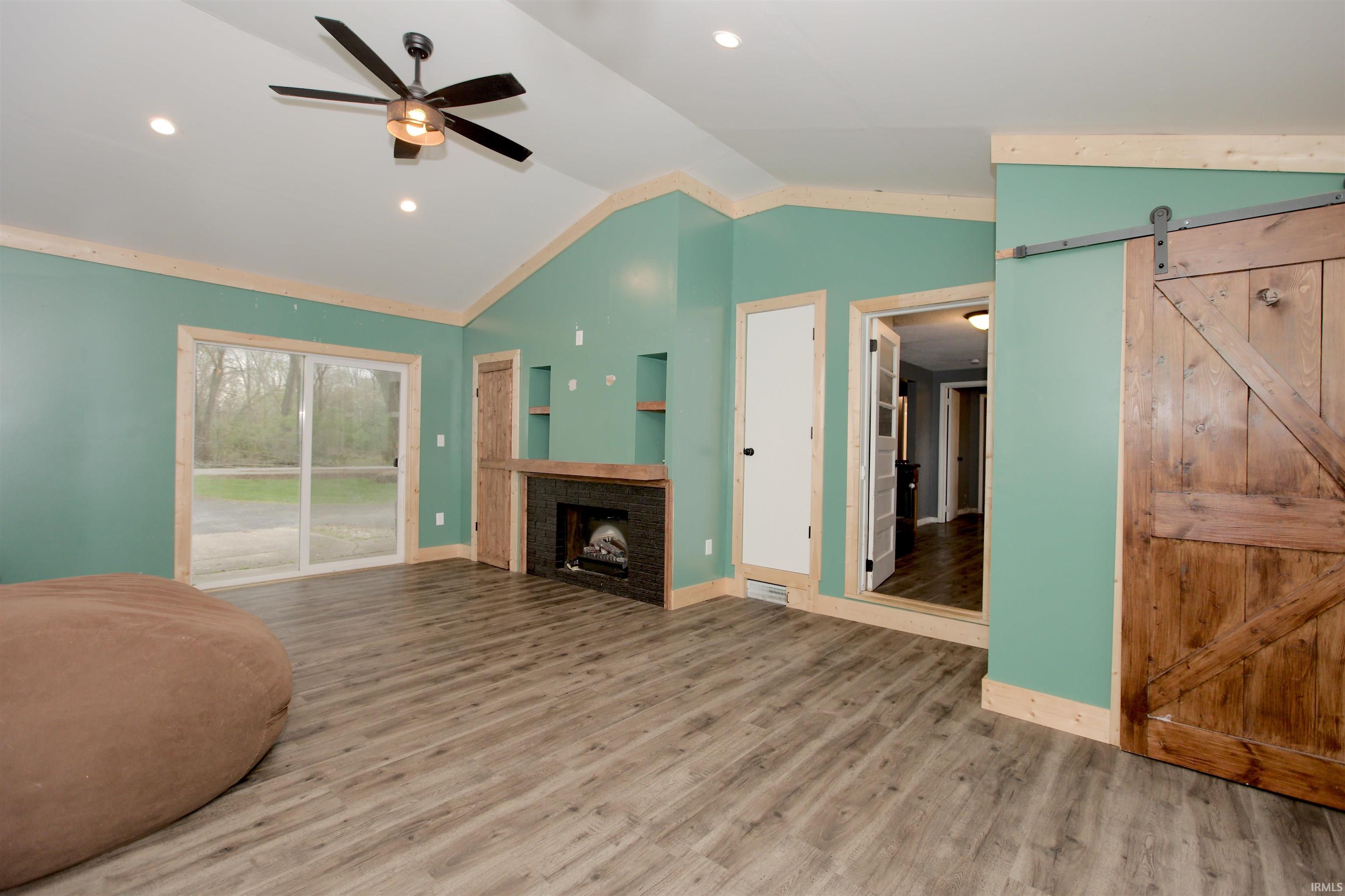 Photo 6 of 515 E Riverside Road