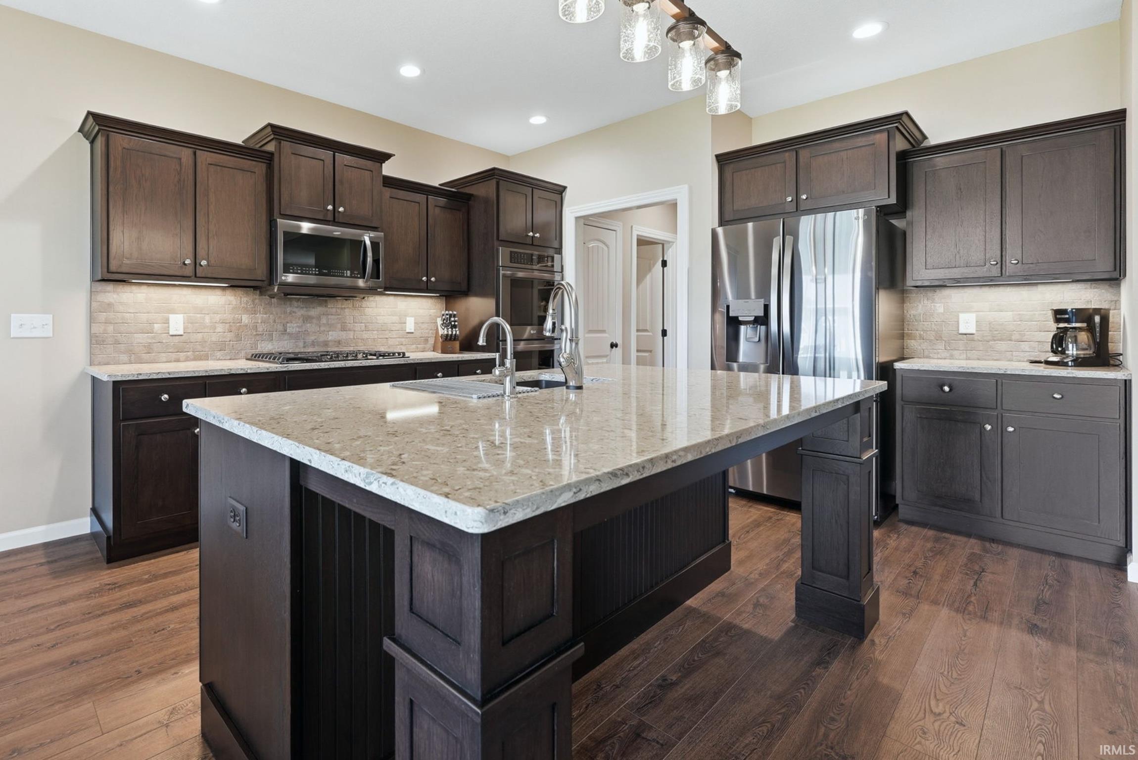 Photo 3 of 408 Cottonwood Court