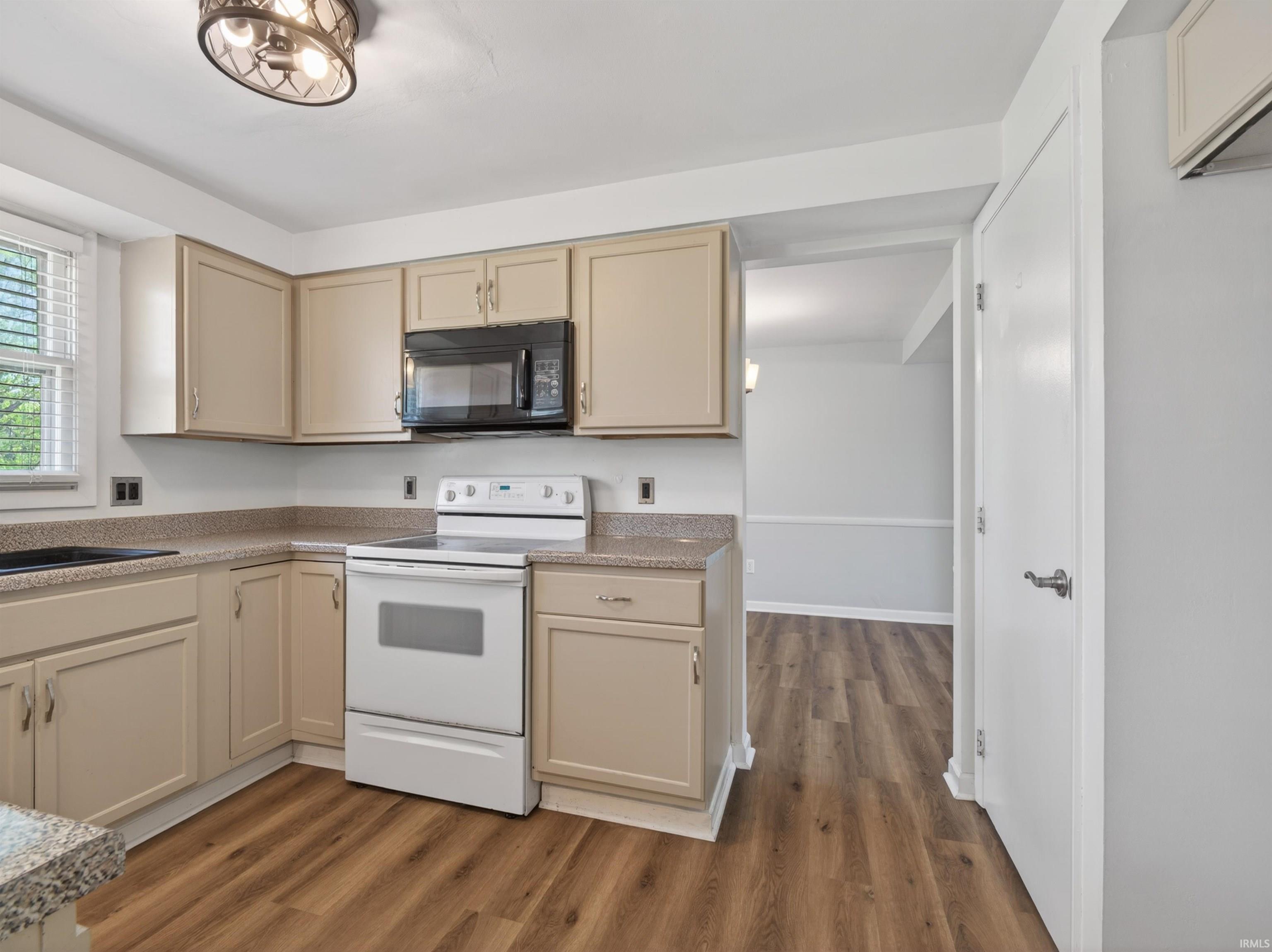 Photo 7 of 4321 N 635 W