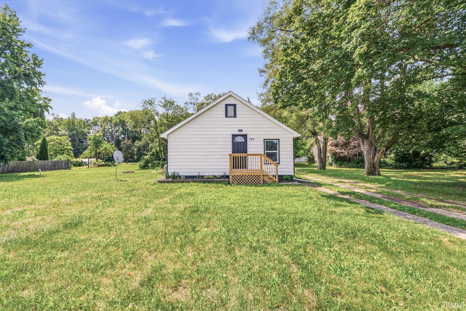 2nd image of 745 E 18th St, Mishawaka, IN 46544 | MLS# 202614722