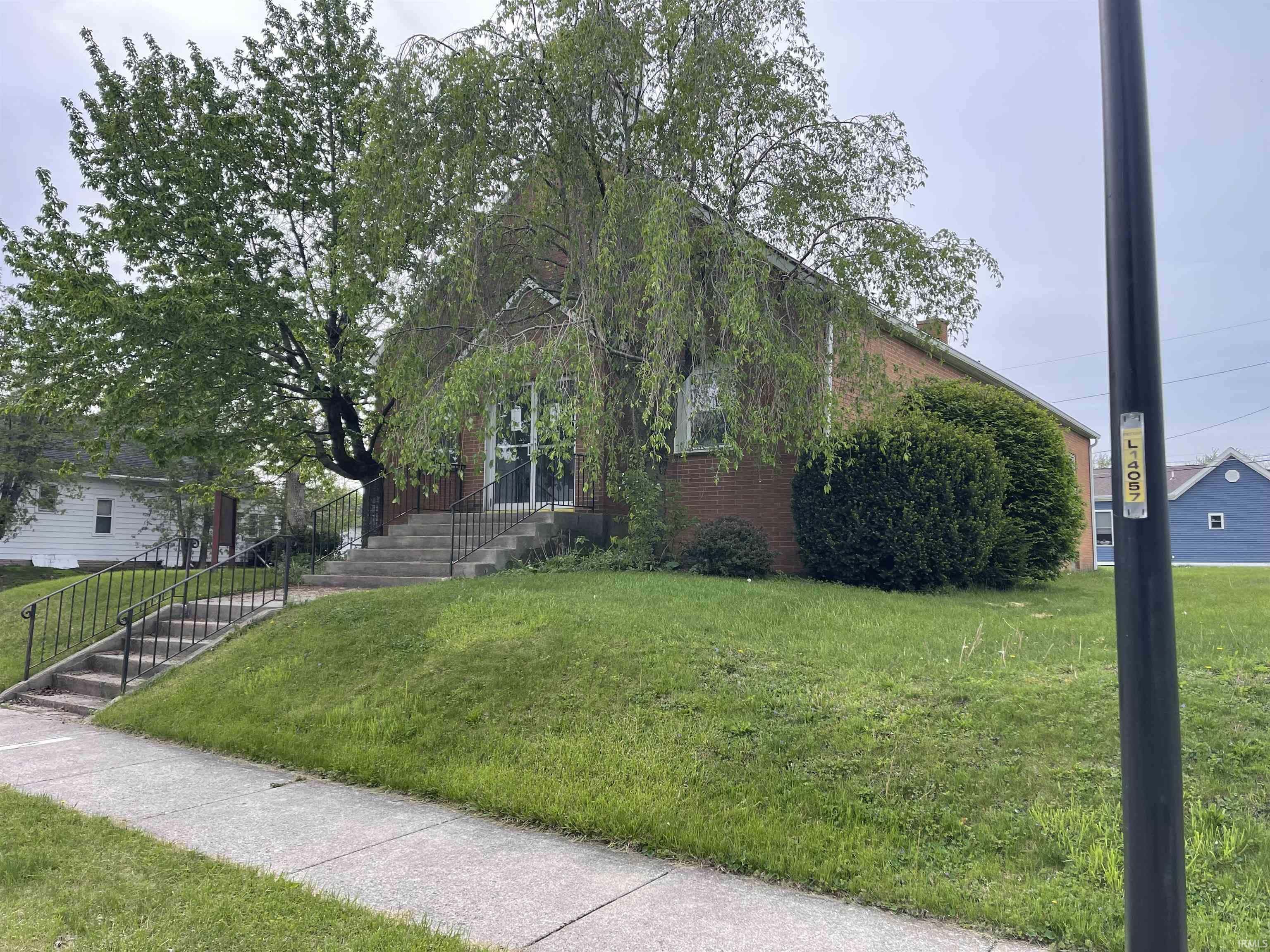 Photo 4 of 639 Putnam Street