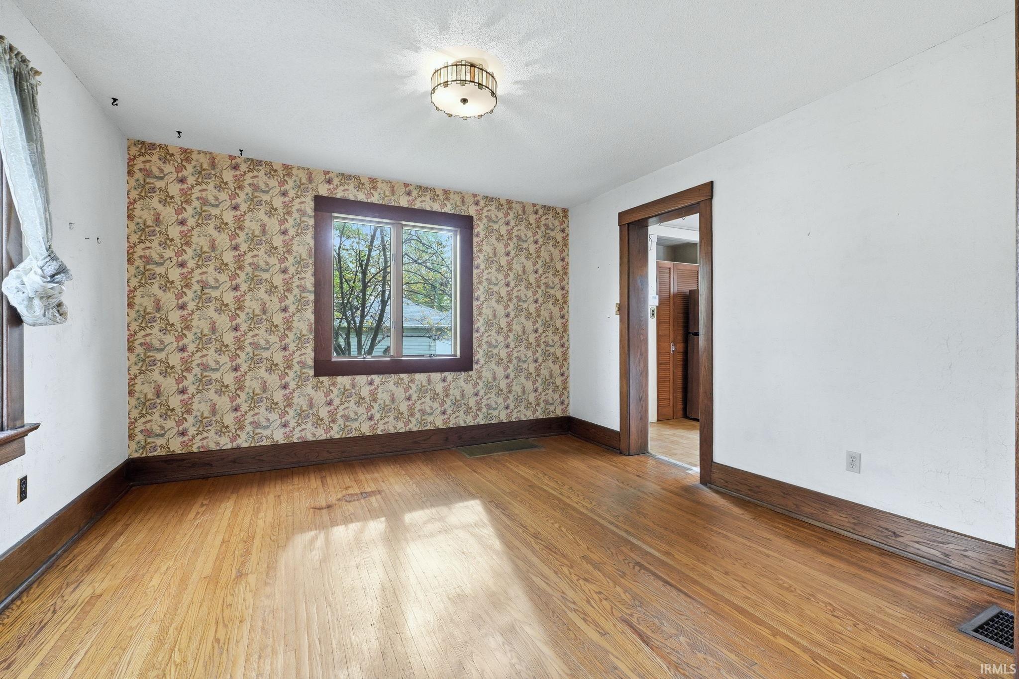 Photo 8 of 1706 Crescent Avenue