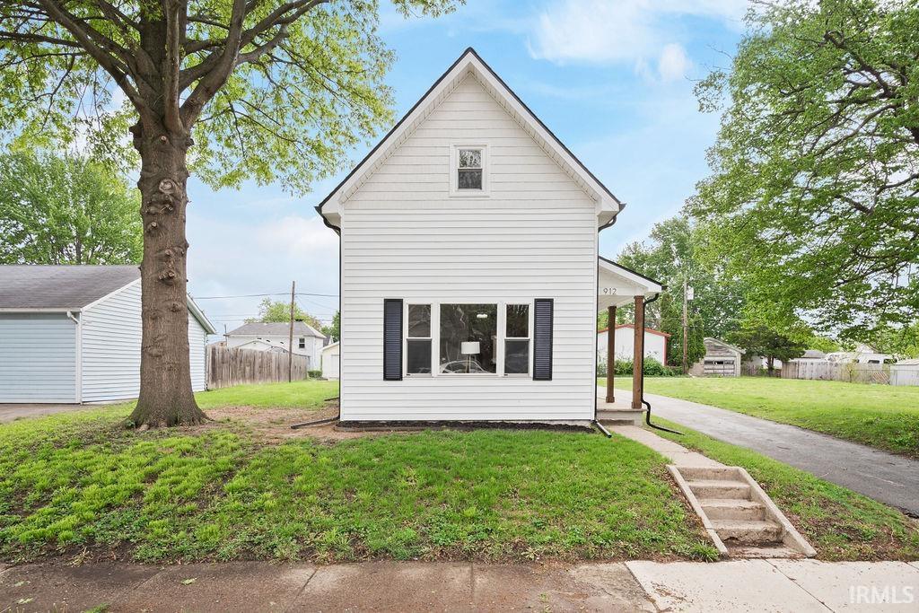 912 N COURTLAND Avenue