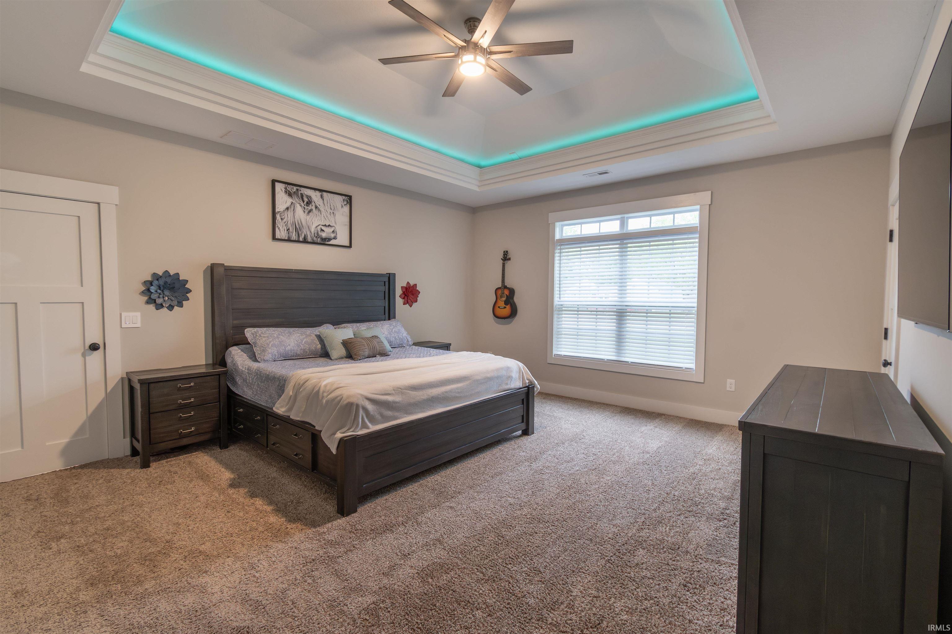 Recessed tray ceiling with accent lighting