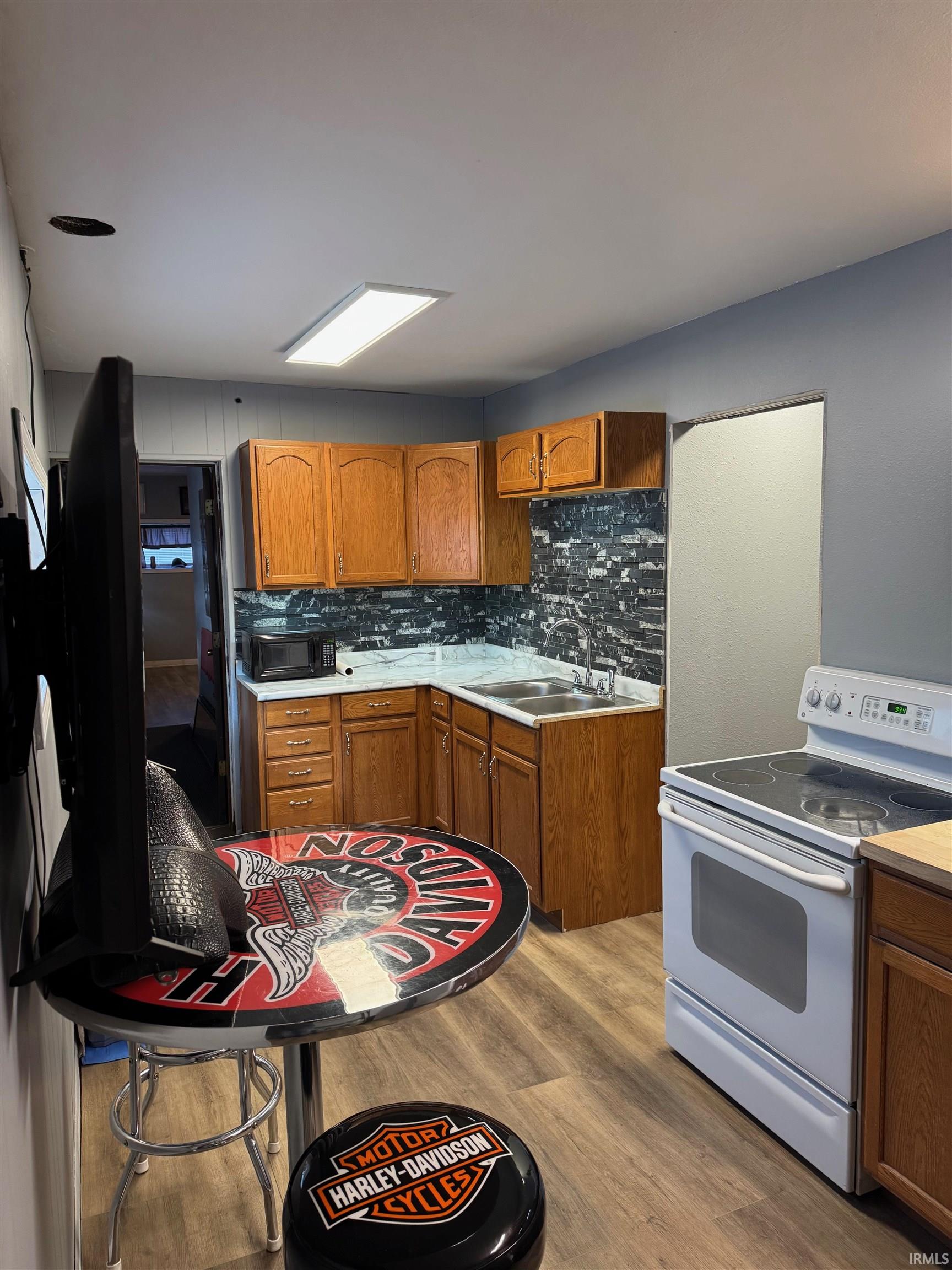 Photo 10 of 3001 Maumee Avenue
