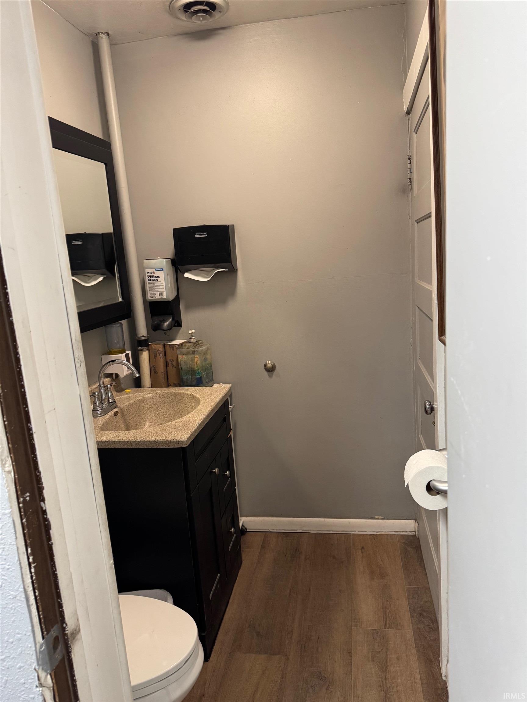 Photo 14 of 3001 Maumee Avenue