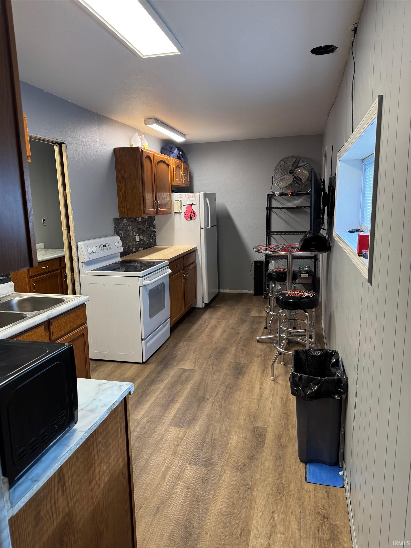 Photo 9 of 3001 Maumee Avenue