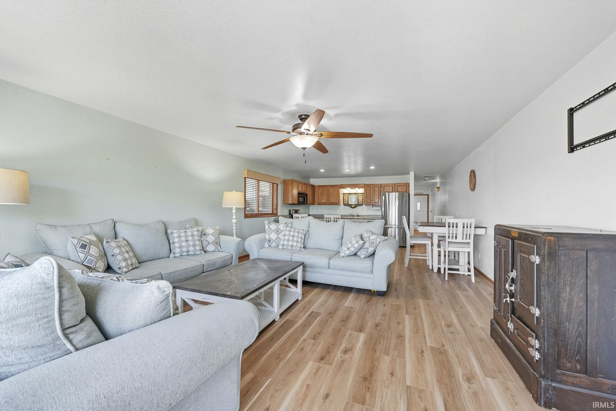 Sofas, dining room, beds are all included!