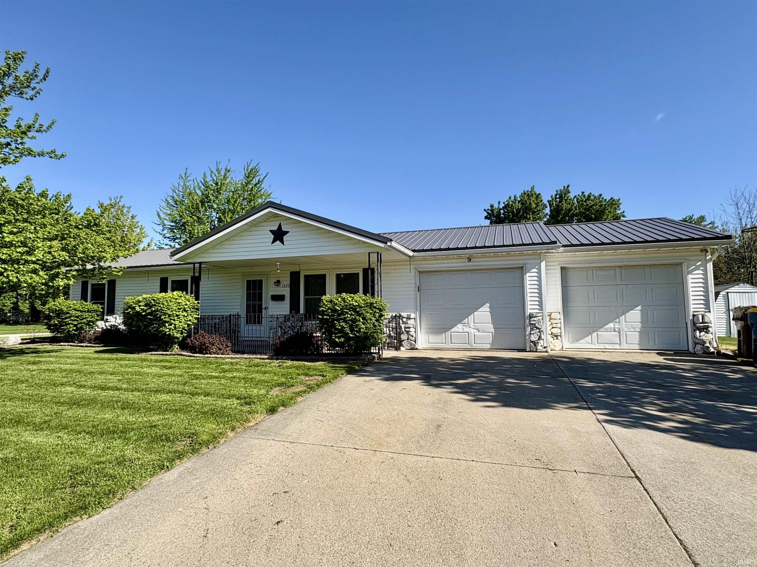 Photo 3 of 1323 Sunnyglenn Court