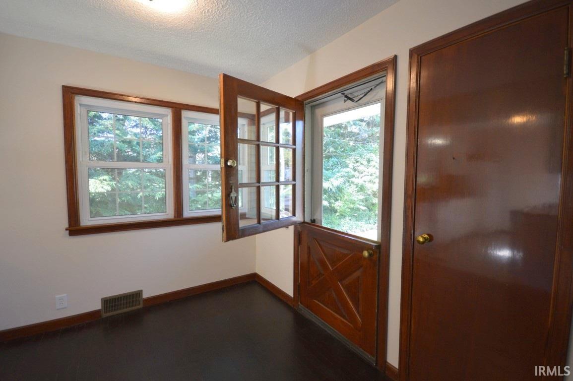 Photo 5 of 1120 Worthmore Avenue