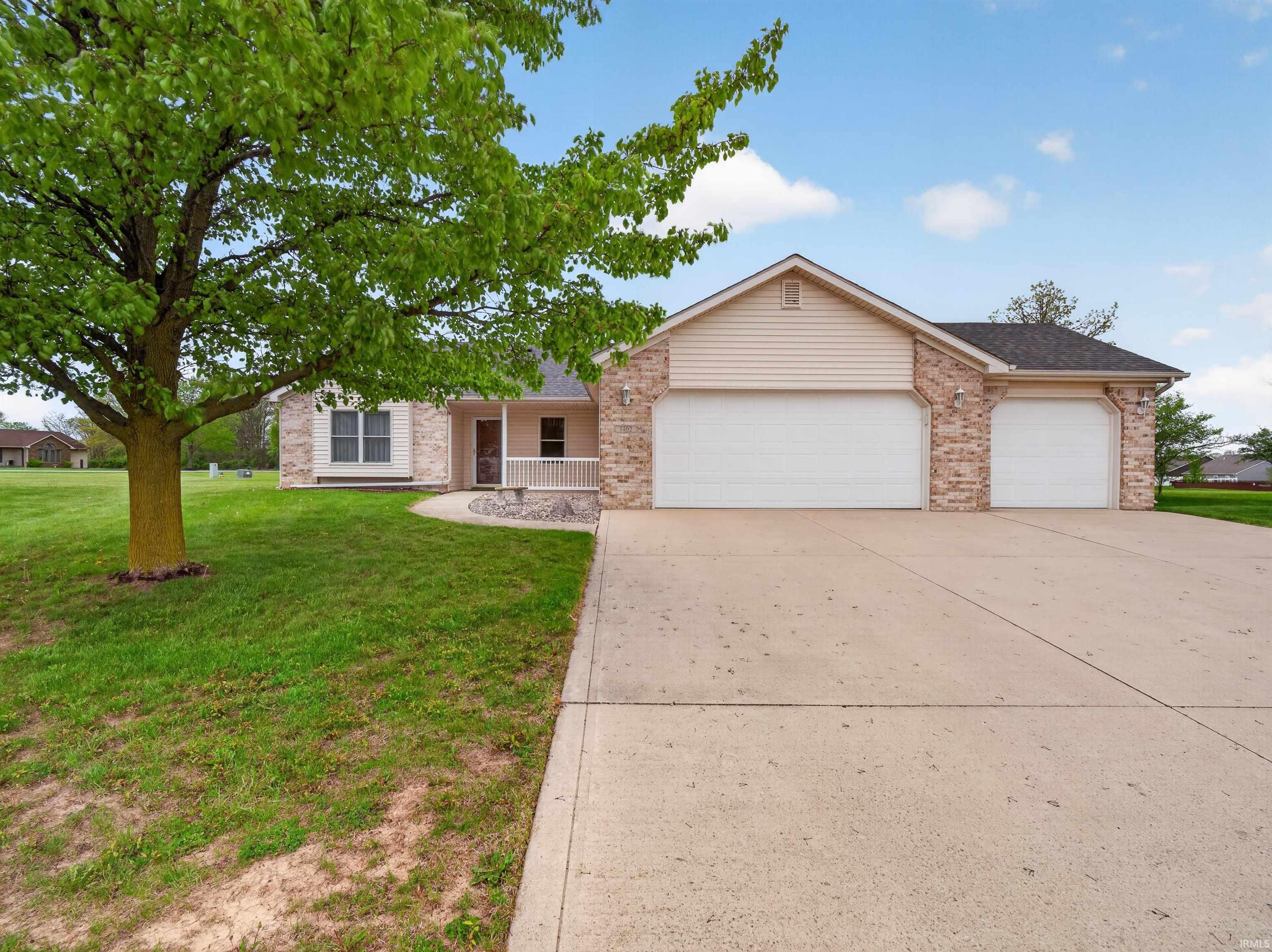 Homes for sale in Auburn, IN | 1402 Barrington Dr, Auburn, IN 46706 | MLS# 202615925