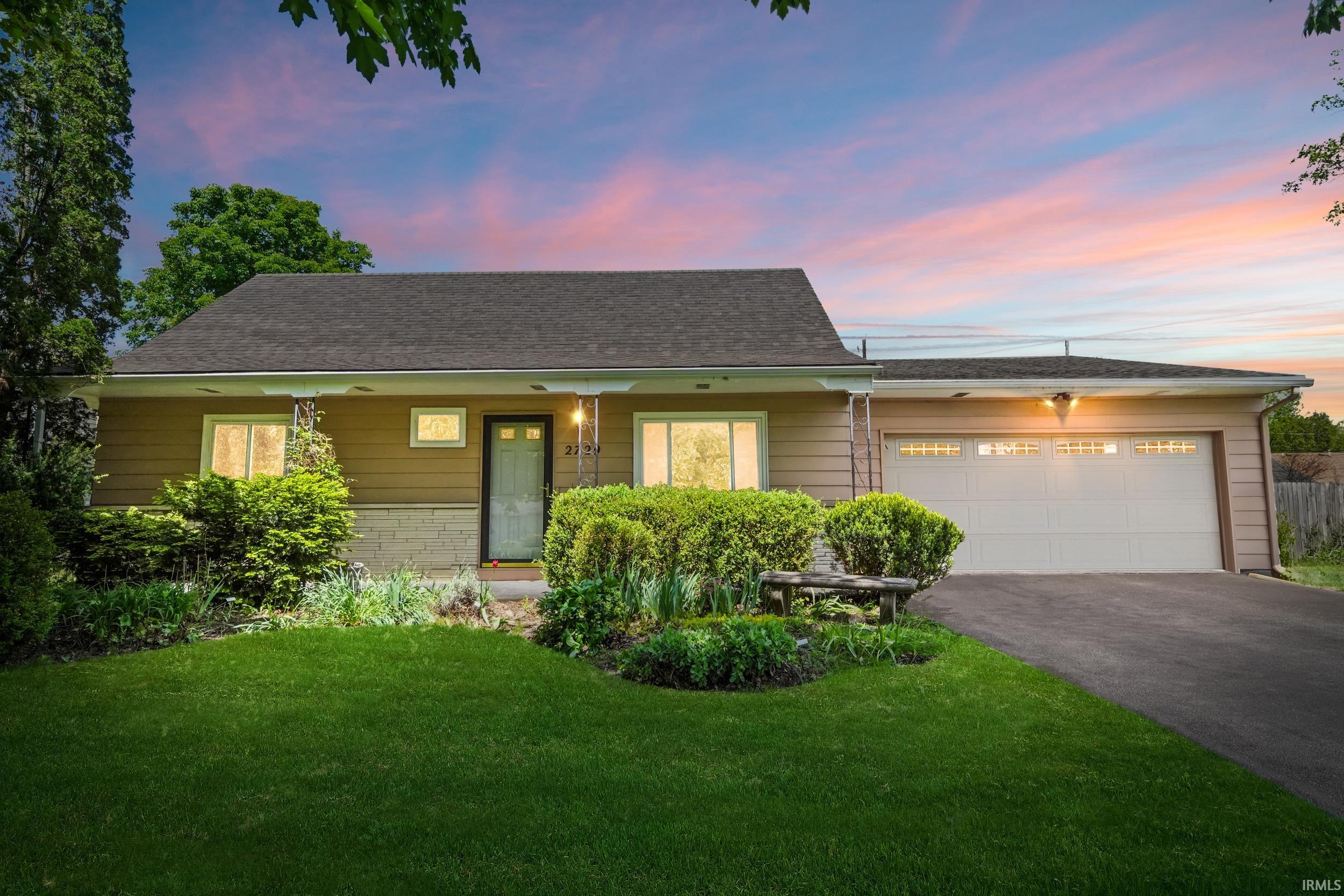 Photo 1 of 2729 Bellevue Drive