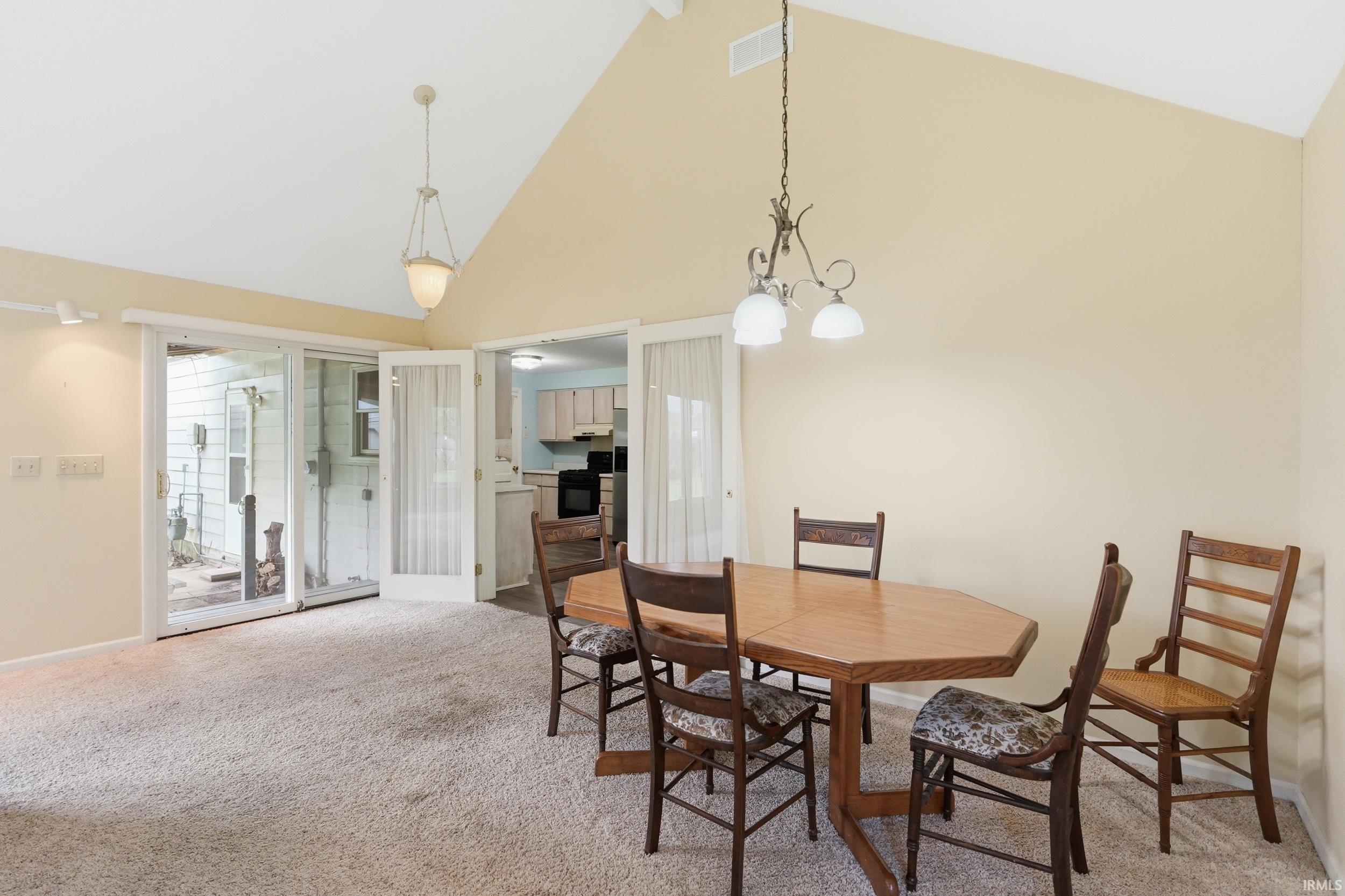 Photo 13 of 2729 Bellevue Drive