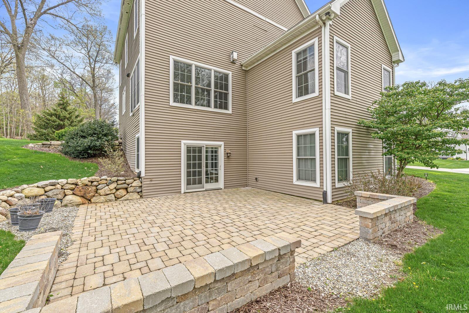 Walk-out basement to paver patio