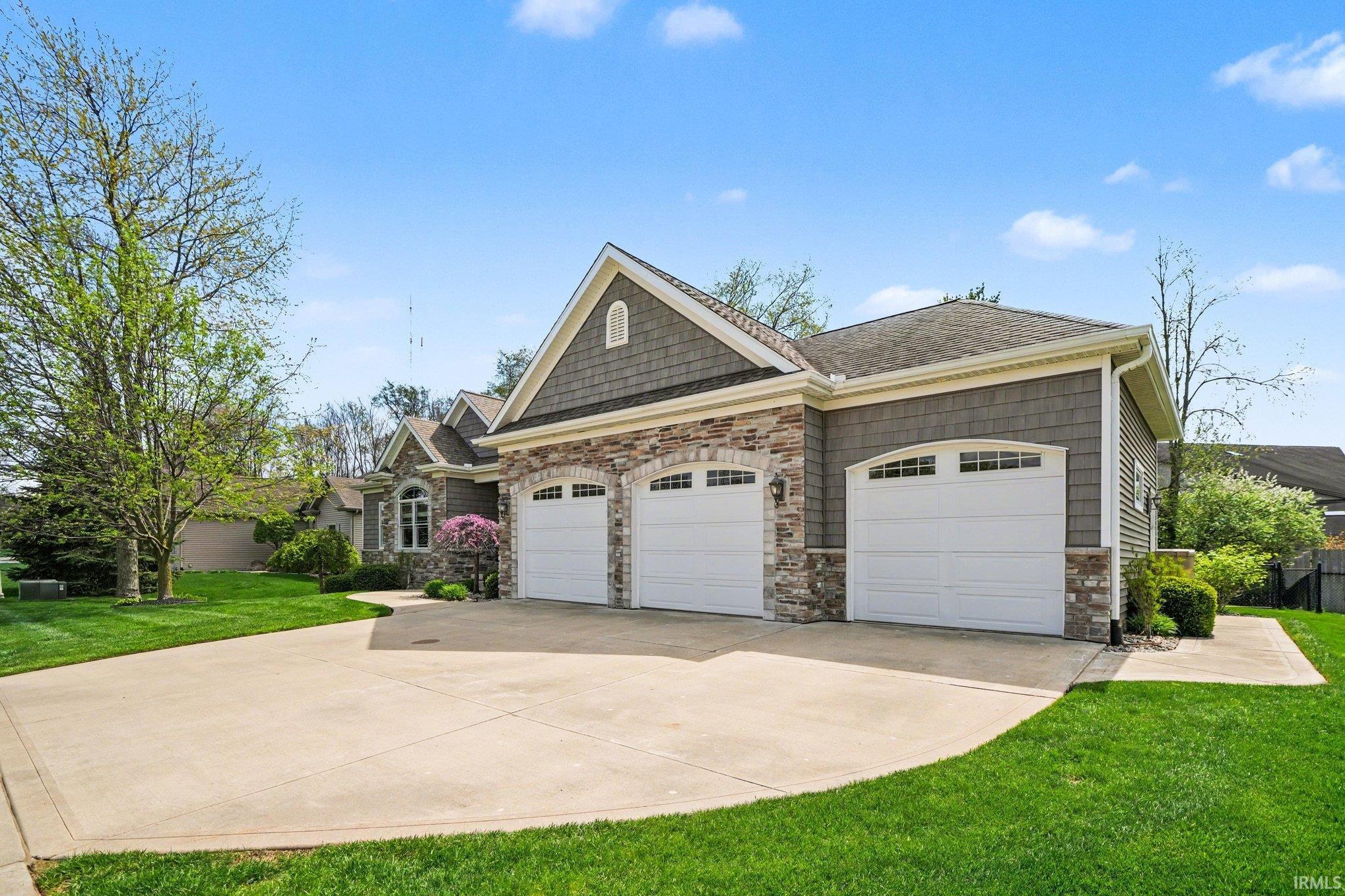 3 Car Garage