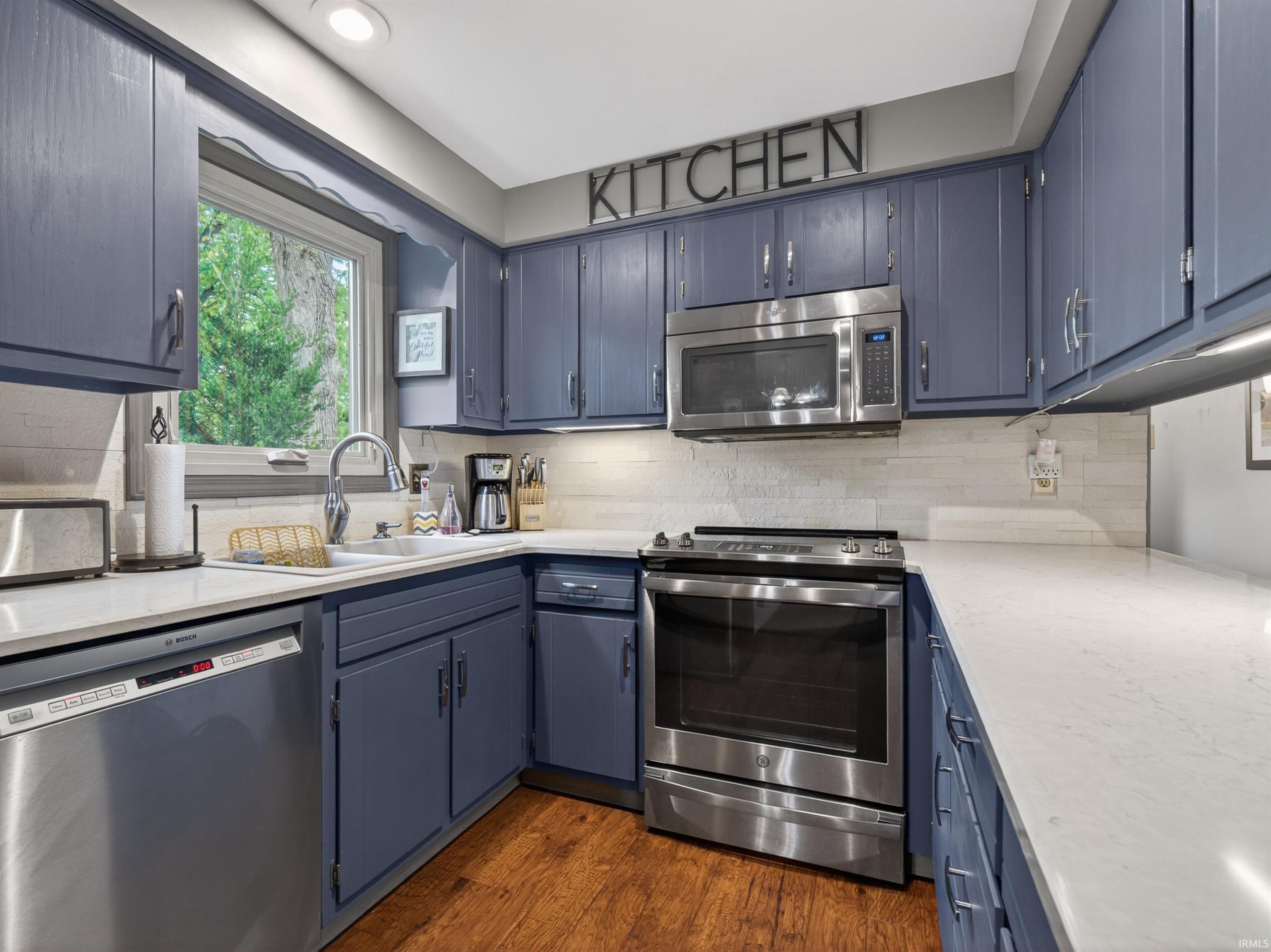 Photo 9 of 4818 Collbran Drive