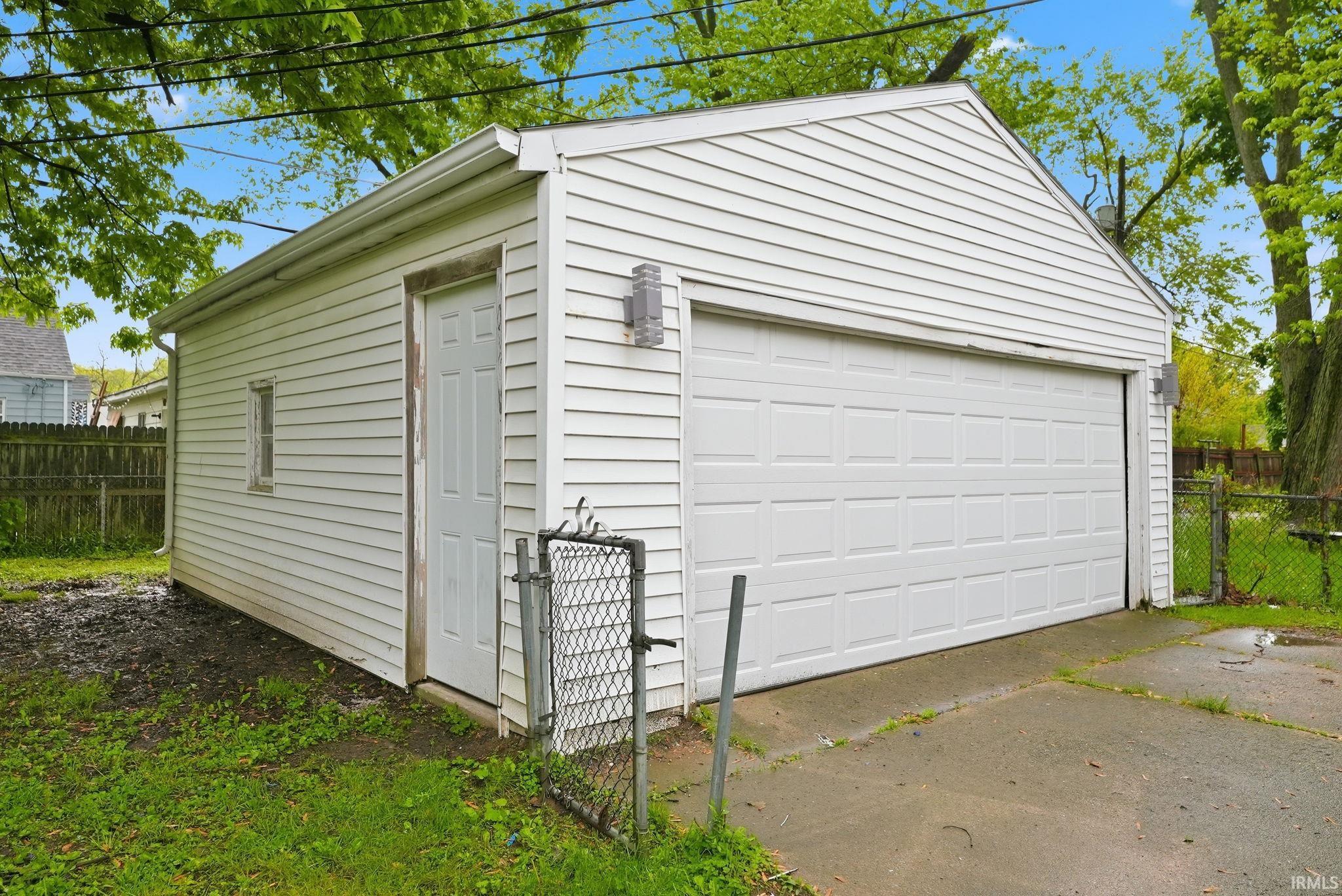 Photo 35 of 4405 Plaza Drive