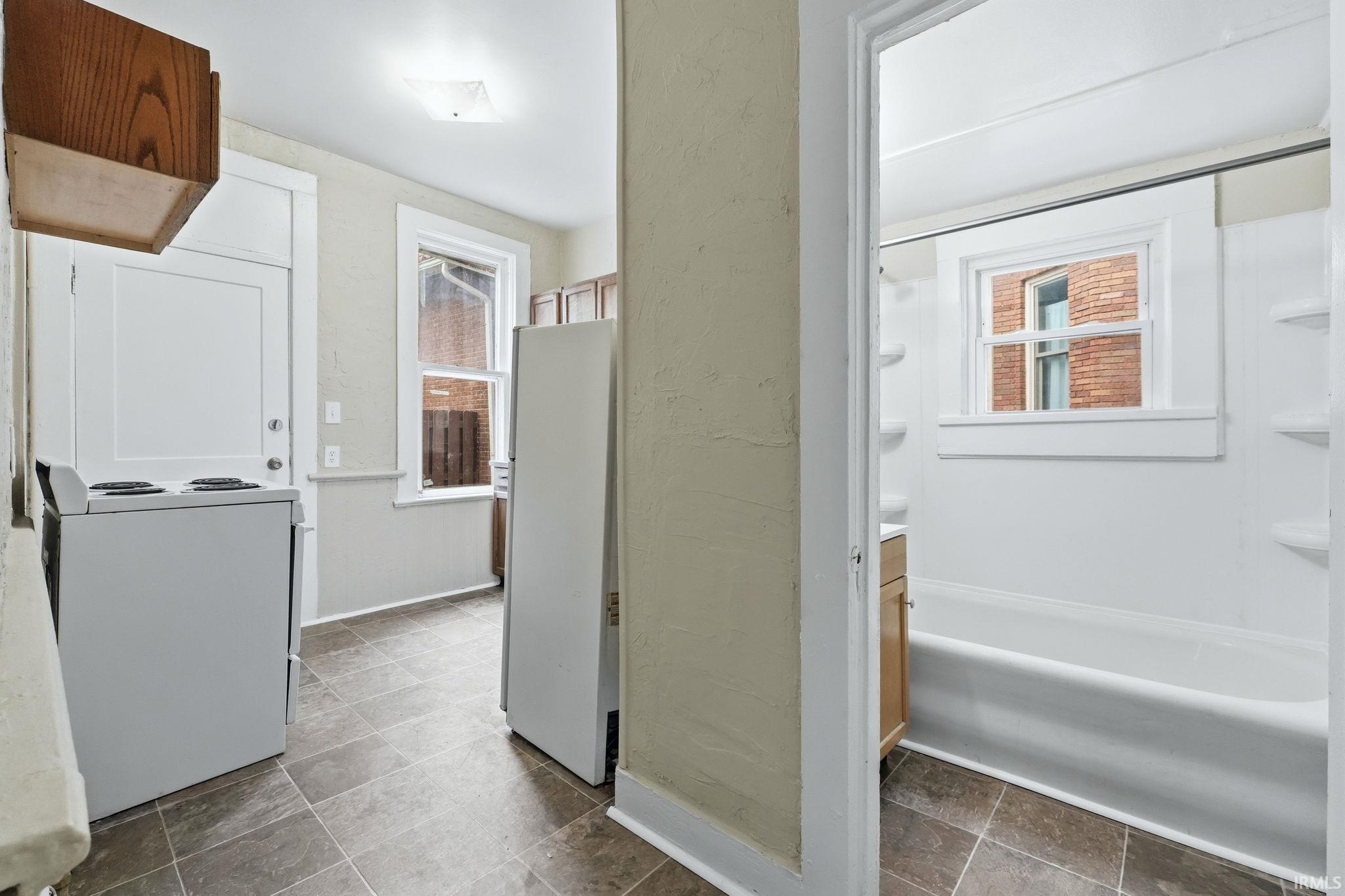 Photo 3 of 1201 Columbia Avenue