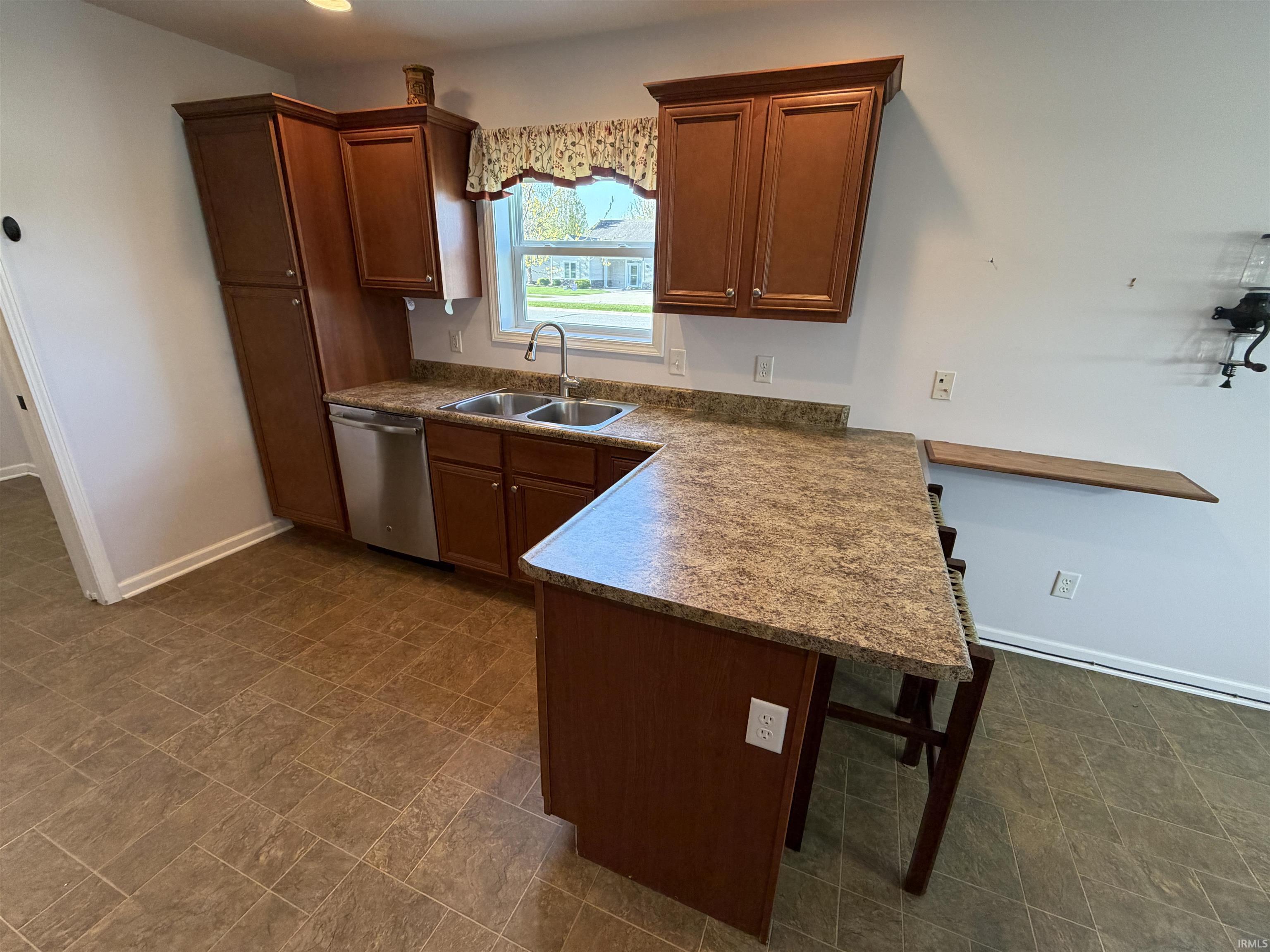 Photo 7 of 1703 Krebs Court
