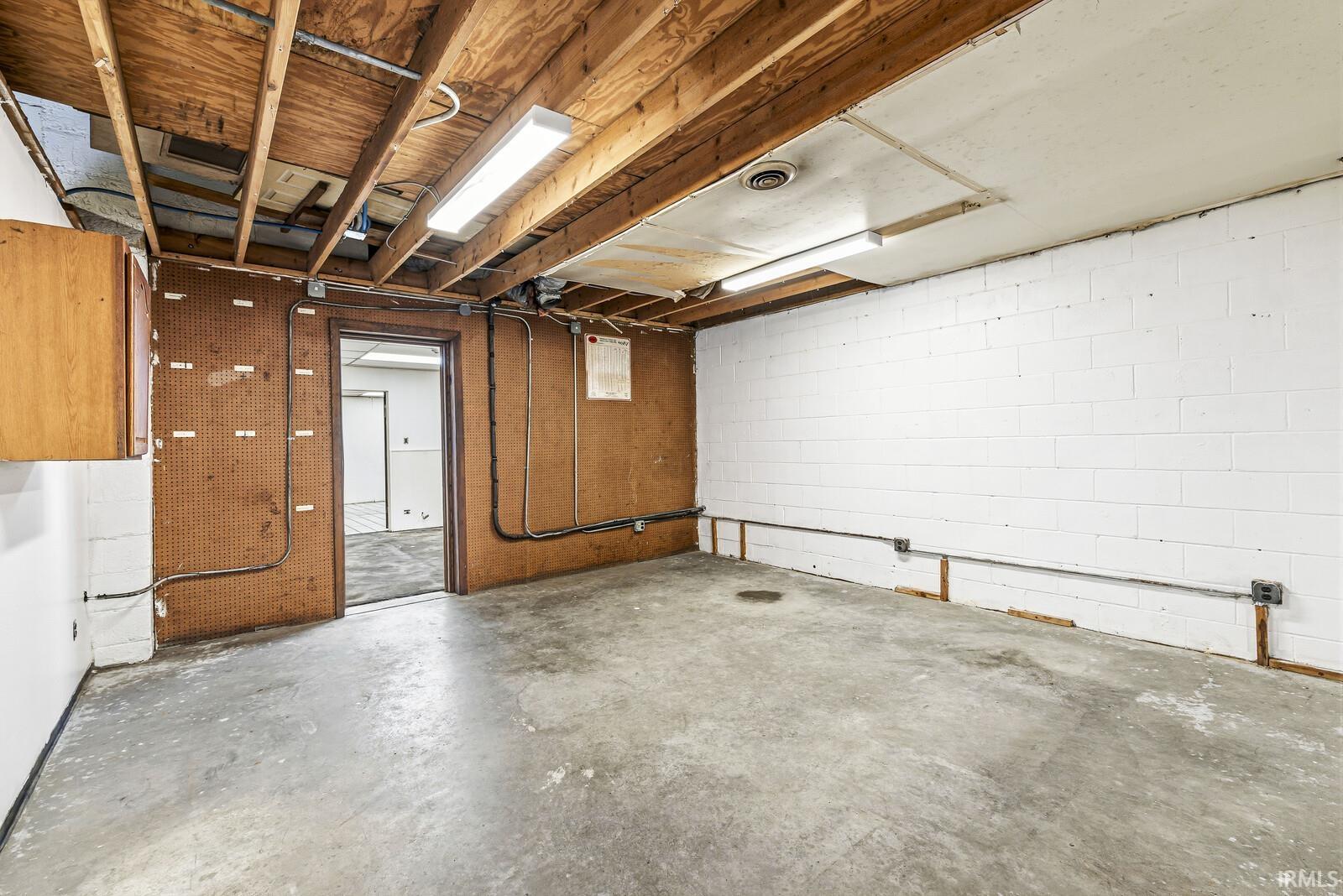 Photo 32 of 1505 W Beardsley Avenue
