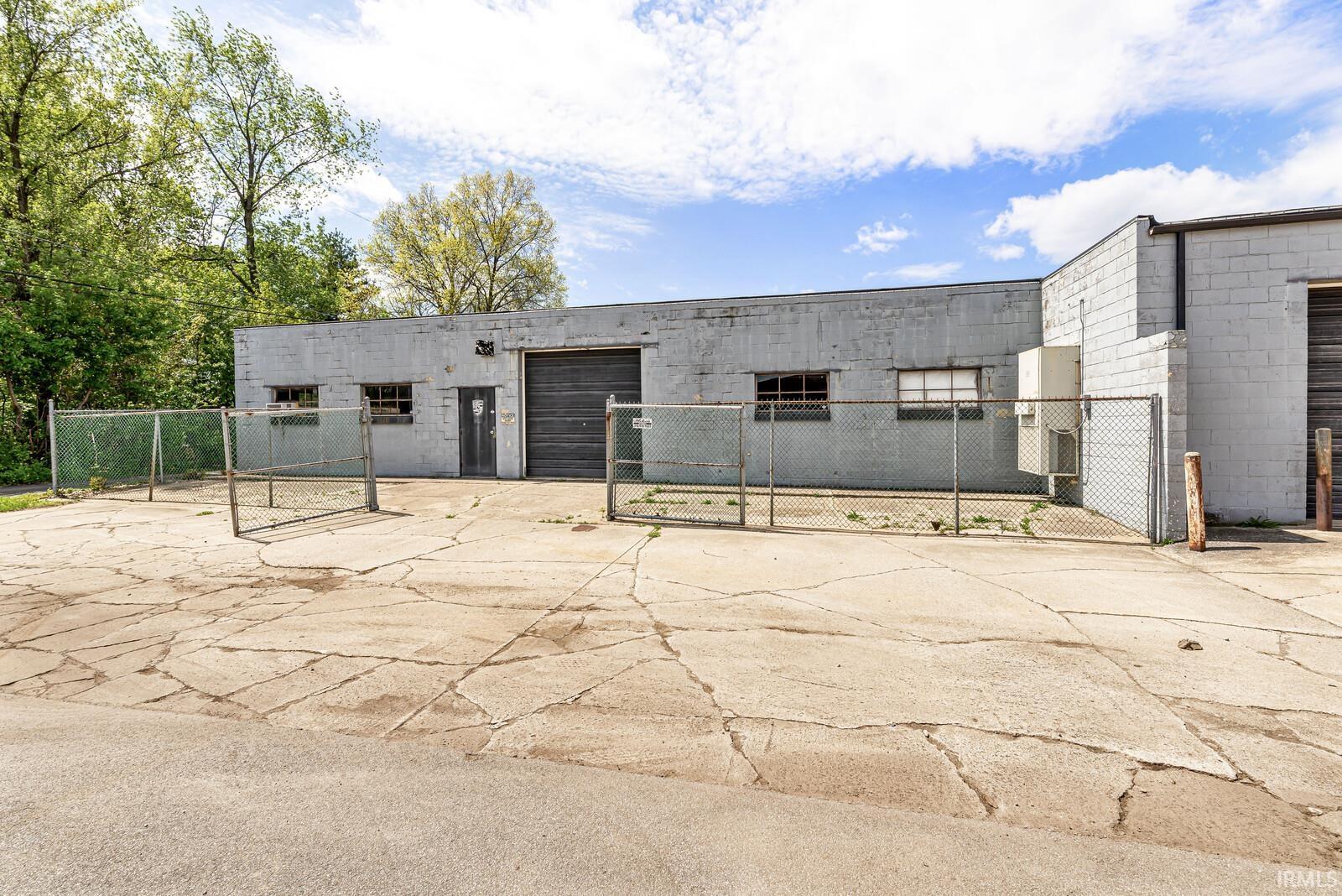 Photo 4 of 1505 W Beardsley Avenue