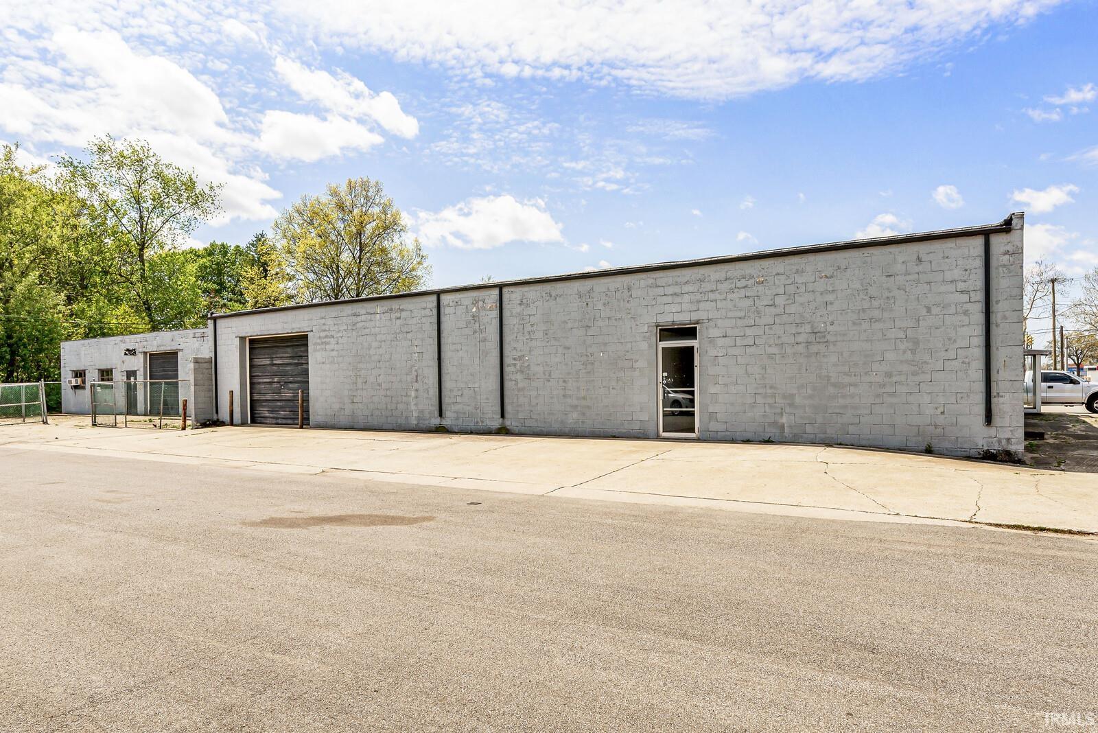 Photo 5 of 1505 W Beardsley Avenue